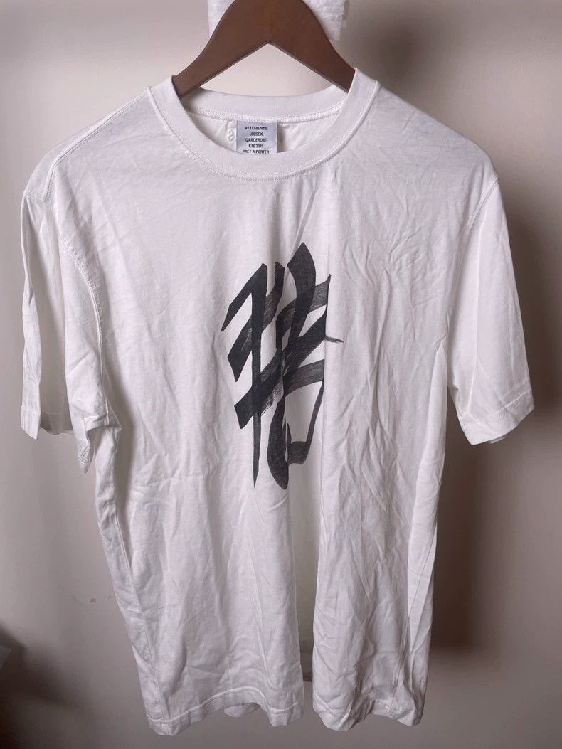 Vetements Vetements Pig Zodiac Letter Printed T-Shirt, Size M Size US M / EU 48-50 / 2 - 1 Thumbnail