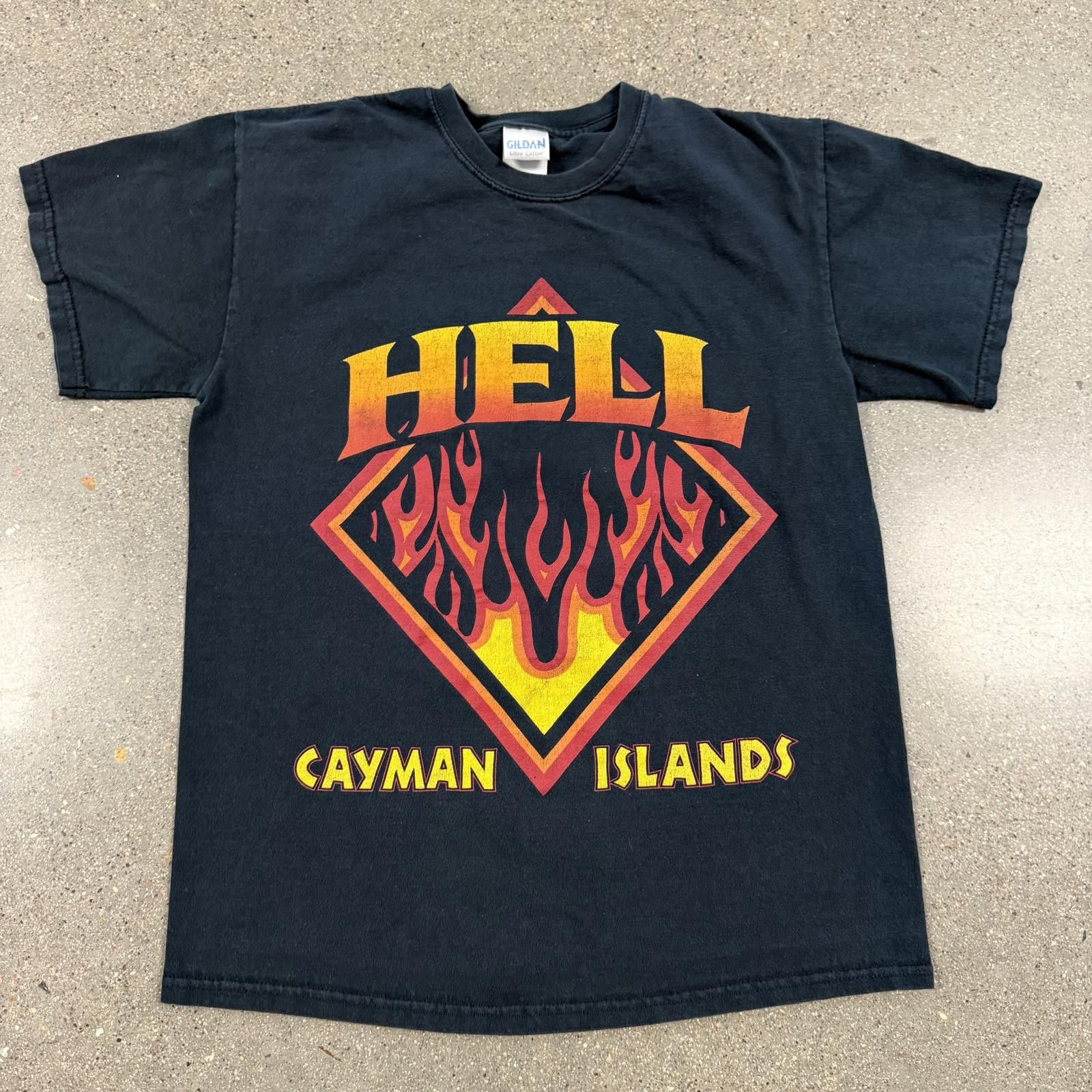 Gildan Vtg 90s Cayman Islands HELL T-Shirt Adult M Size US M / EU 48-50 / 2 - 1 Thumbnail