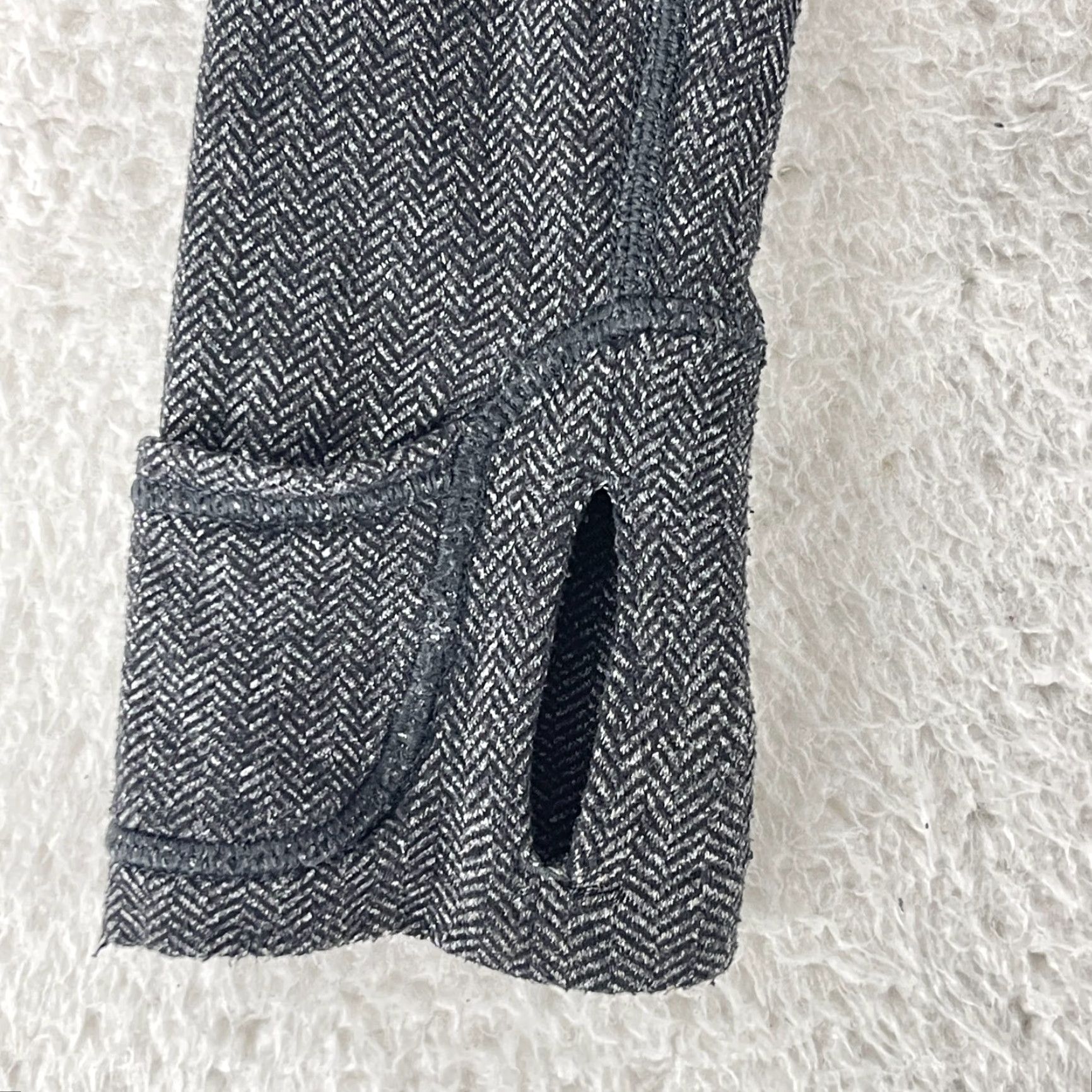 Lululemon Lululemon Think Fast Shirt Womens Size 4 Gray Herringbone Long Sleeve Pullover Size S / US 4 / IT 40 - 7 Thumbnail