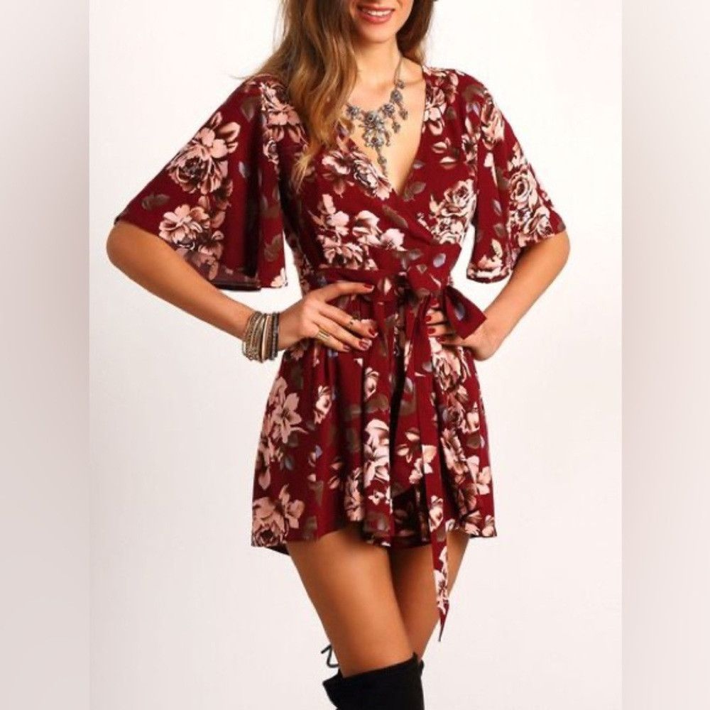 Shein Shein V Floral Tie Waist Wrap Playsuit Romper Jumpsuit Small Size 25" / US 0 / IT 36 - 1 Thumbnail