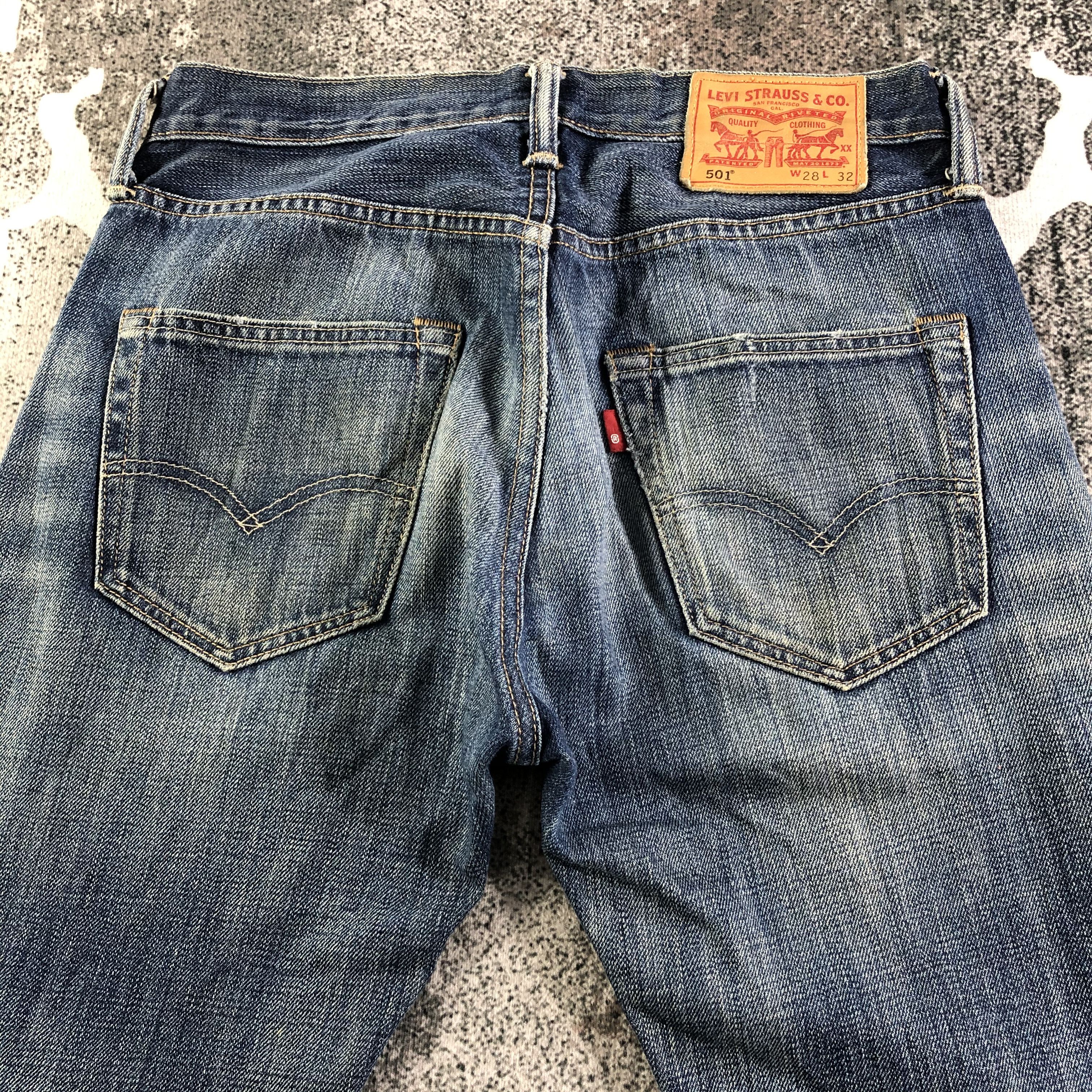 Levi's Vintage Levis 501 Jeans Faded Blue Ripped Denim Size US 28 / EU 44 - 4 Thumbnail