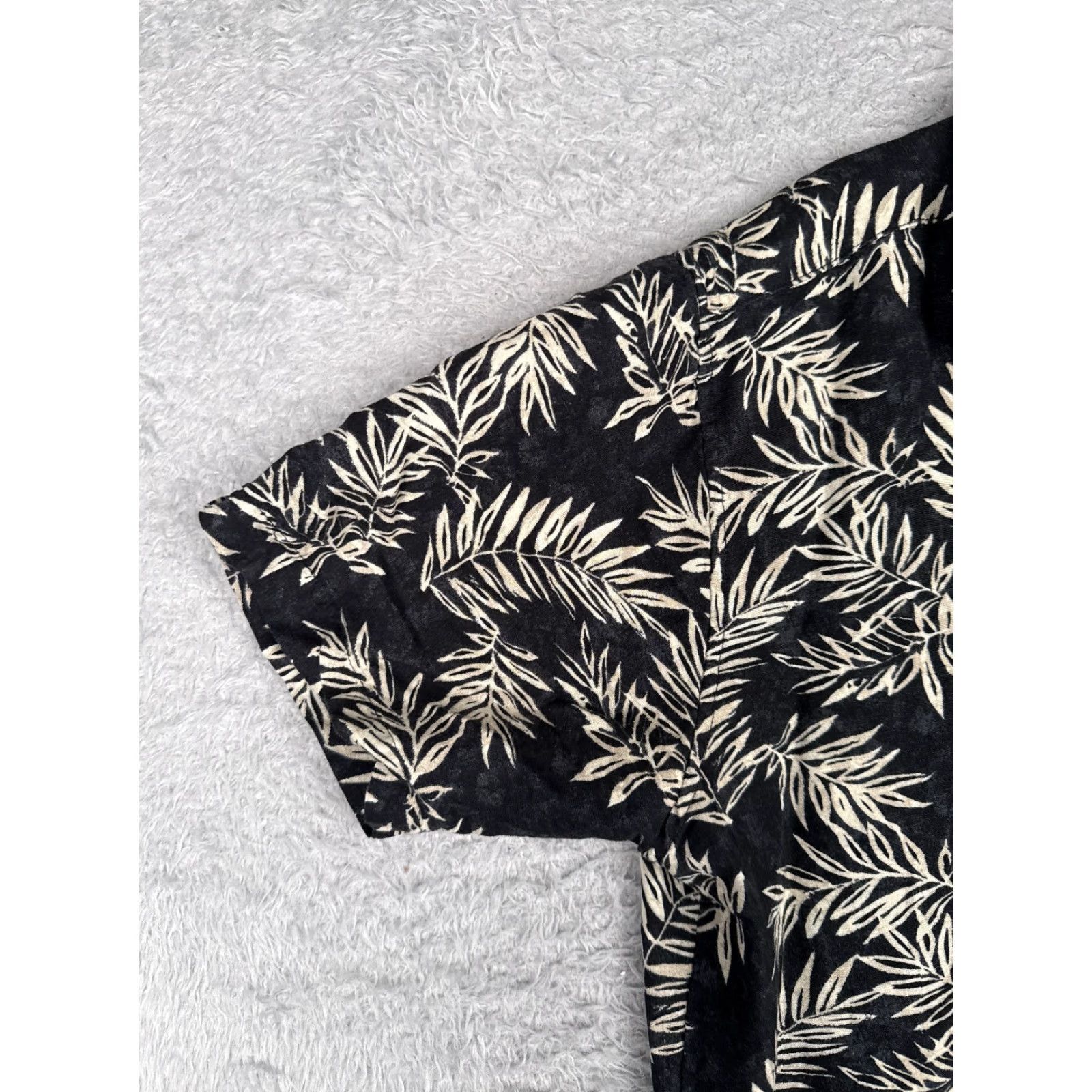 Vintage VINTAGE G.H. Bass Shirt Men Medium Black Floral Leaf Button Up Hawaiian Linen Blend Pocket Size US M / EU 48-50 / 2 - 3 Thumbnail
