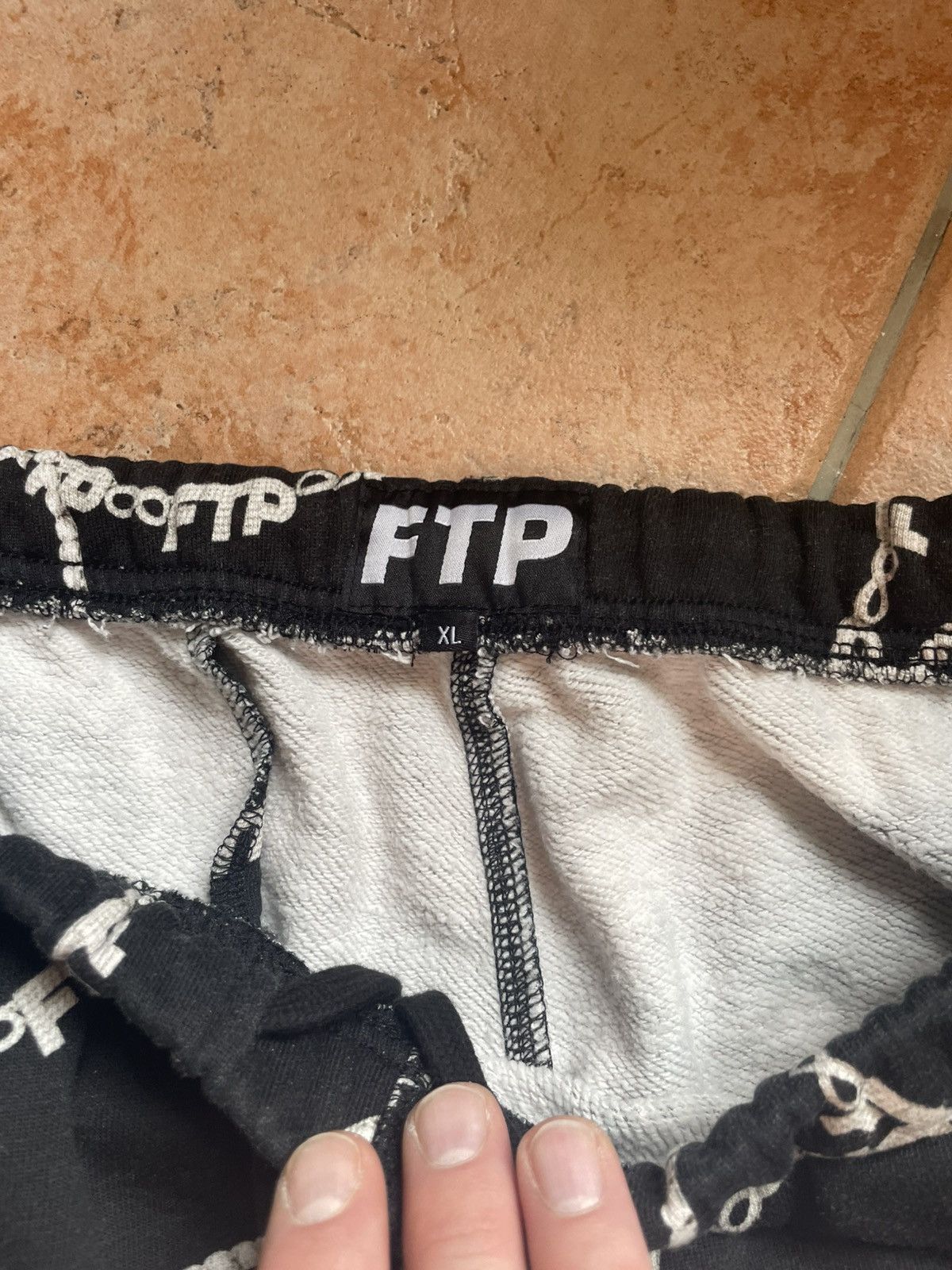 Fuck The Population FTP CHAINED JOGGING BLACK Size US 39 - 4 Thumbnail