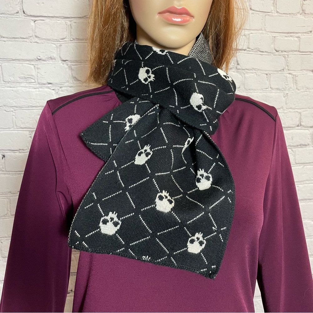Le Chateau Le Chateau Skull Black and White Scarf Size ONE SIZE - 2 Thumbnail