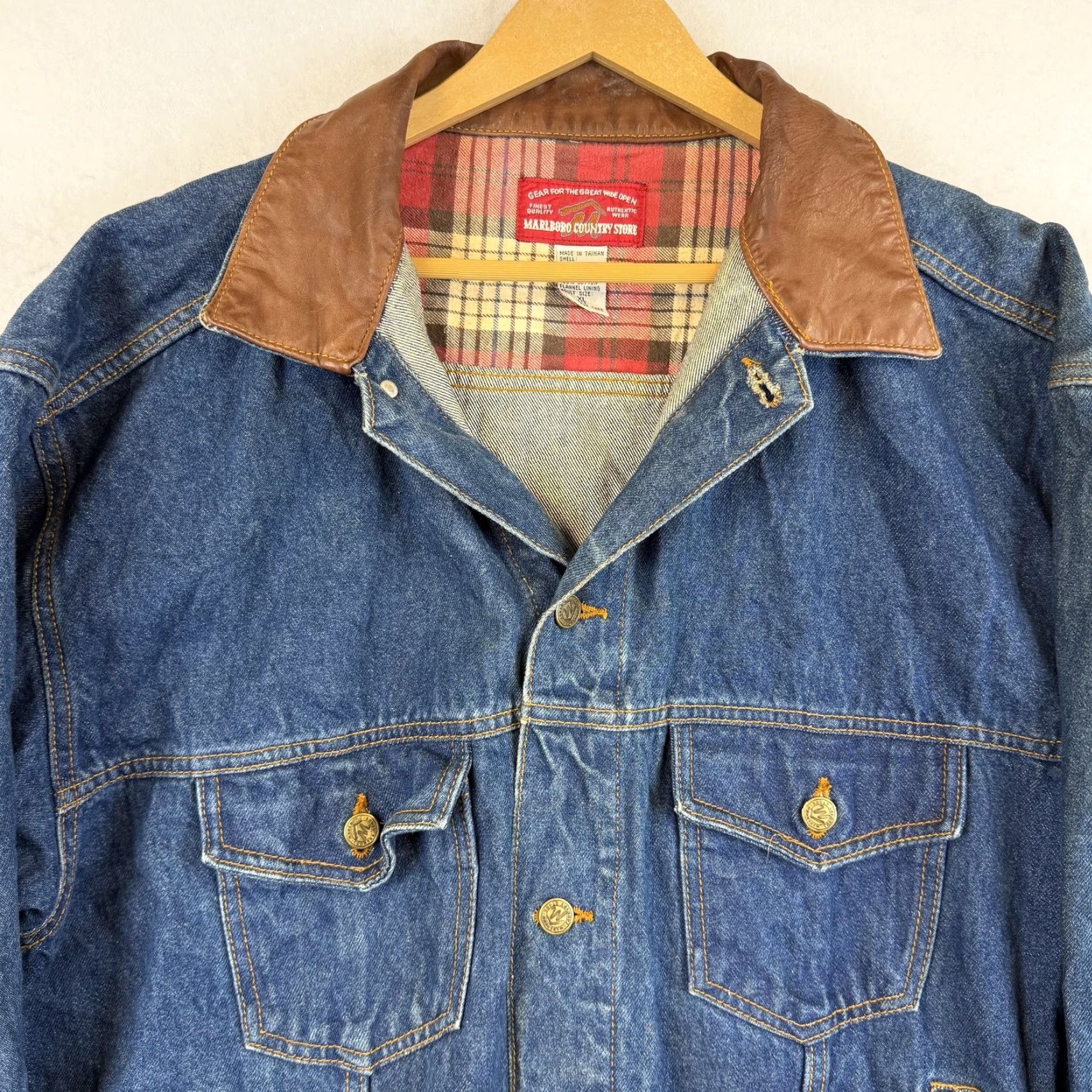 Marlboro VINTAGE Marlboro Jacket Mens XL Denim Leather Collar 90s Blue Bomber Shirt? Size US XL / EU 56 / 4 - 3 Thumbnail