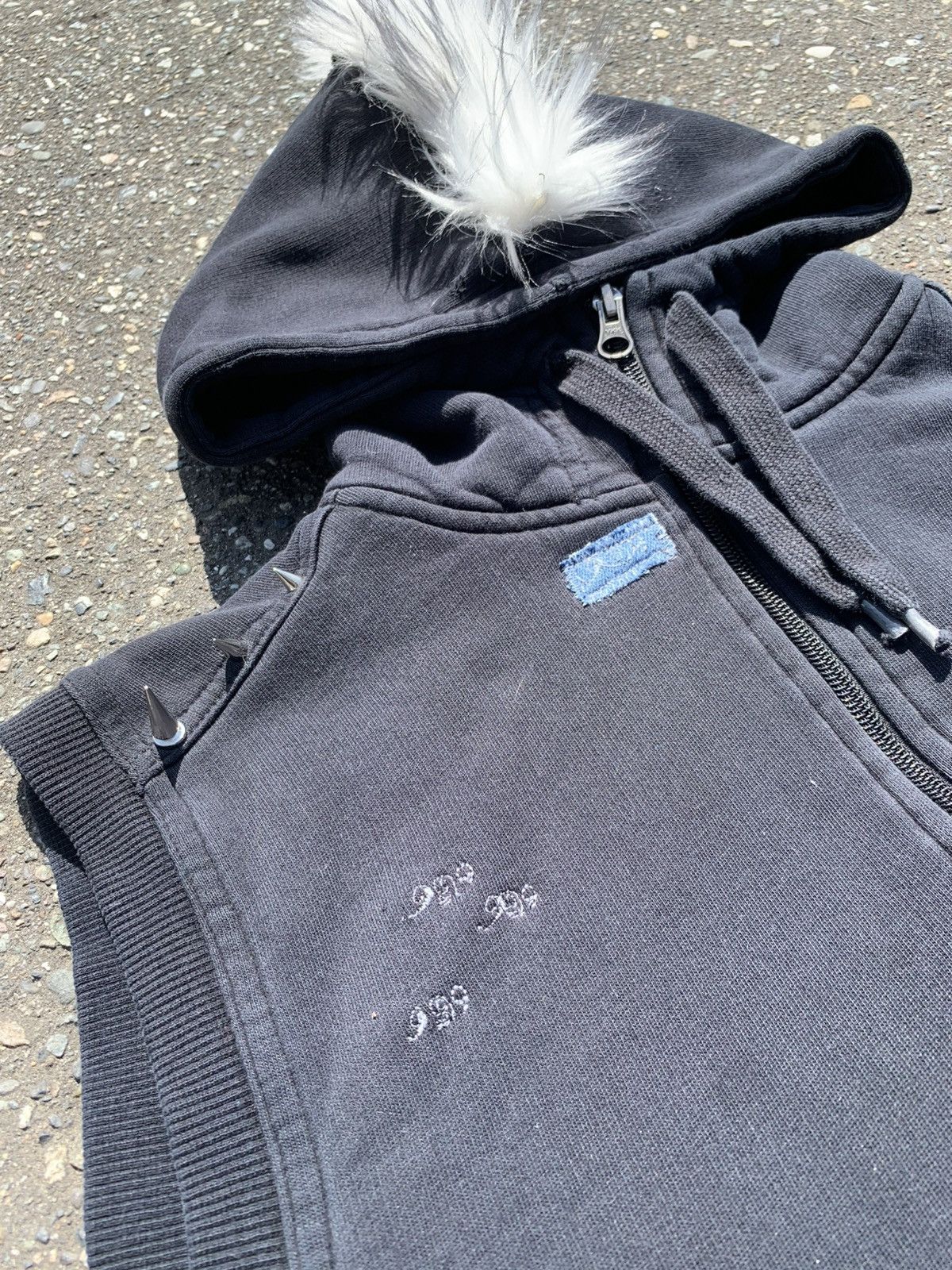 Designer NovocentoNovantanove “RocknRoll” hooded vest Size US L / EU 52-54 / 3 - 4 Thumbnail