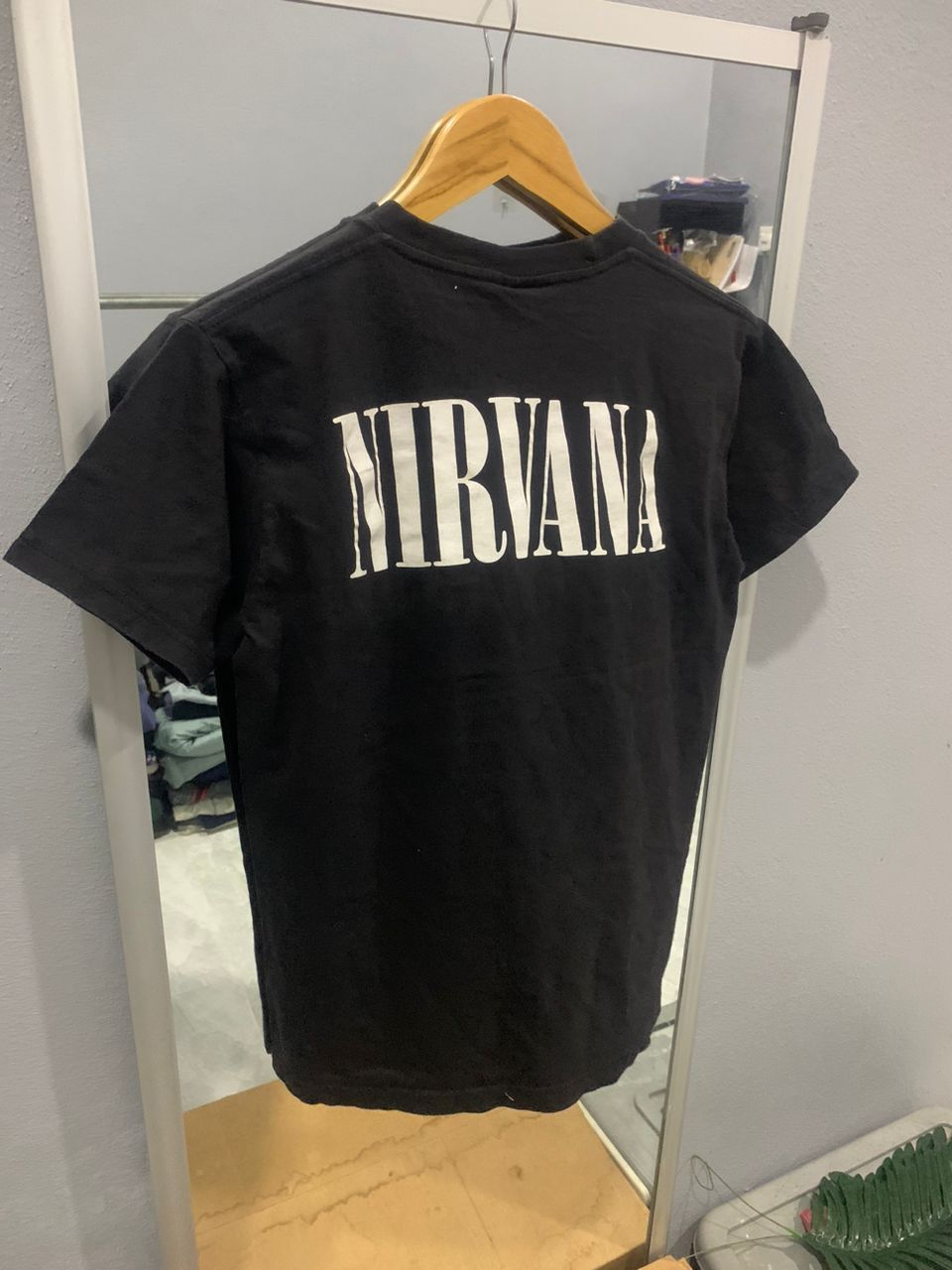 Band Tees × Nirvana Nirvana smiley logo bootleg shirt Size US XS / EU 42 / 0 - 6 Thumbnail