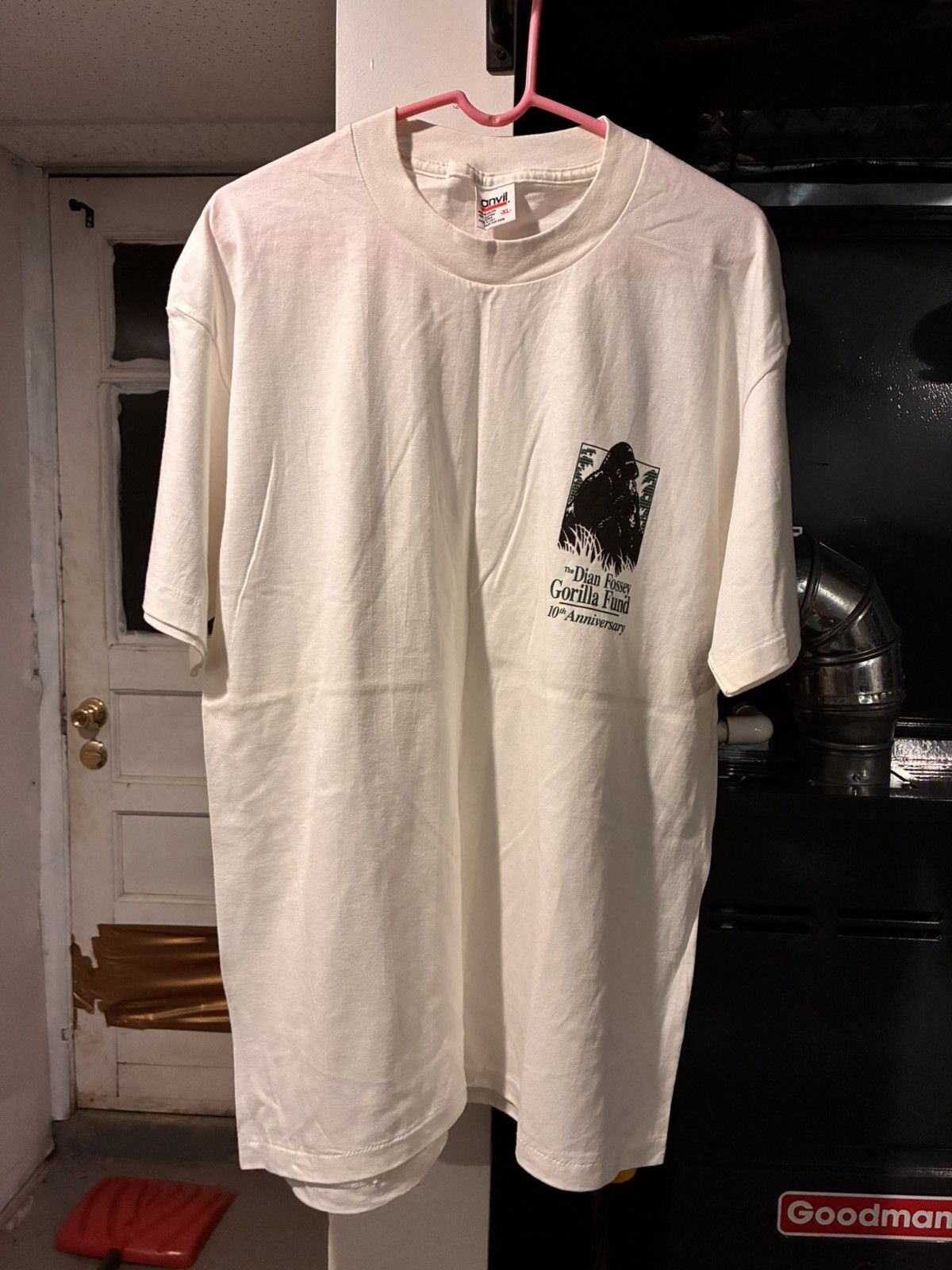 Vintage Vintage Dian Fossey/Gorilla Fund T Shirt Size US XL / EU 56 / 4 - 1 Thumbnail