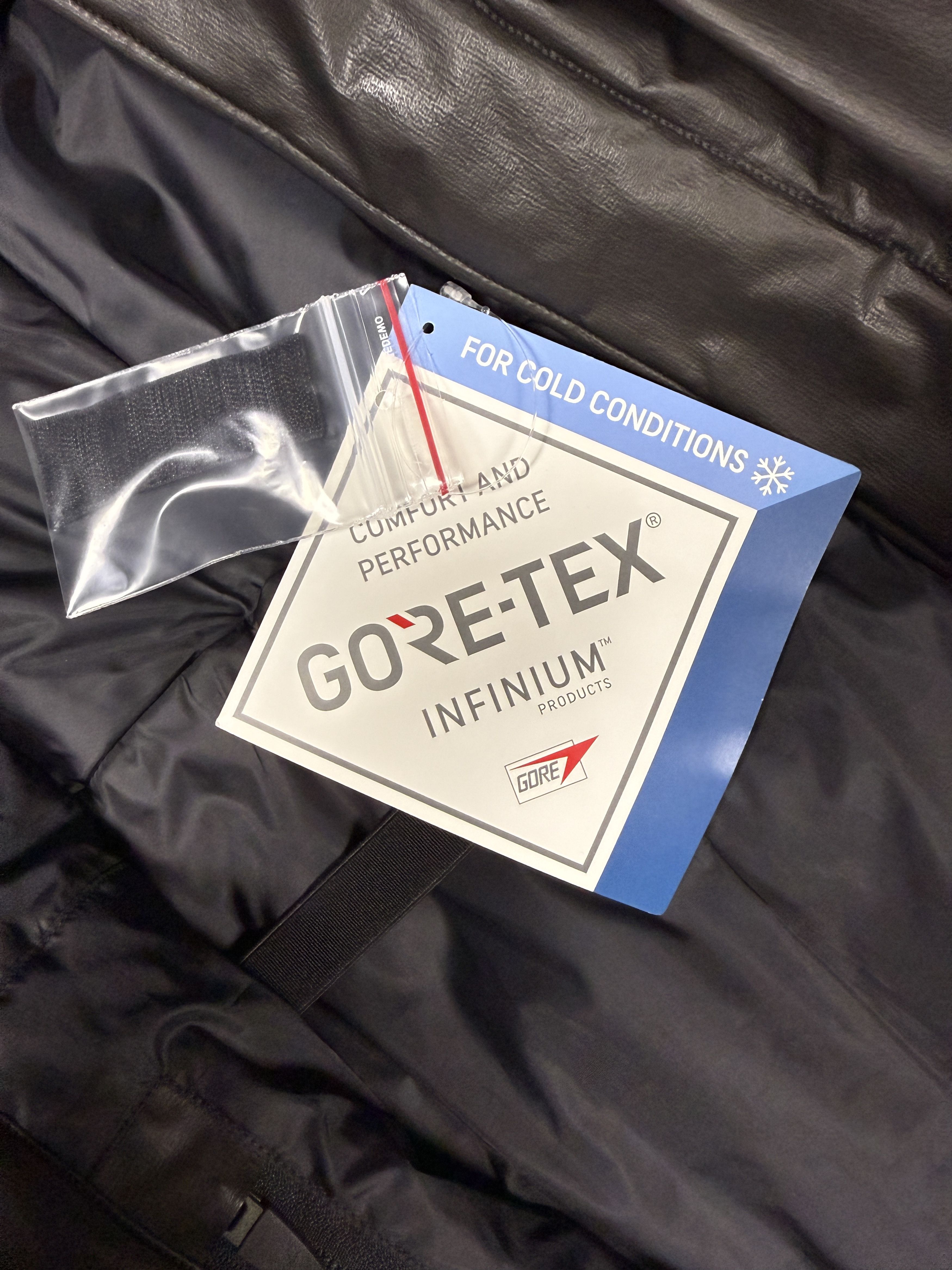Acronym Acronym J46-FO 2L Infinium Film Out J46-FO Coat Size US L / EU 52-54 / 3 - 7 Thumbnail