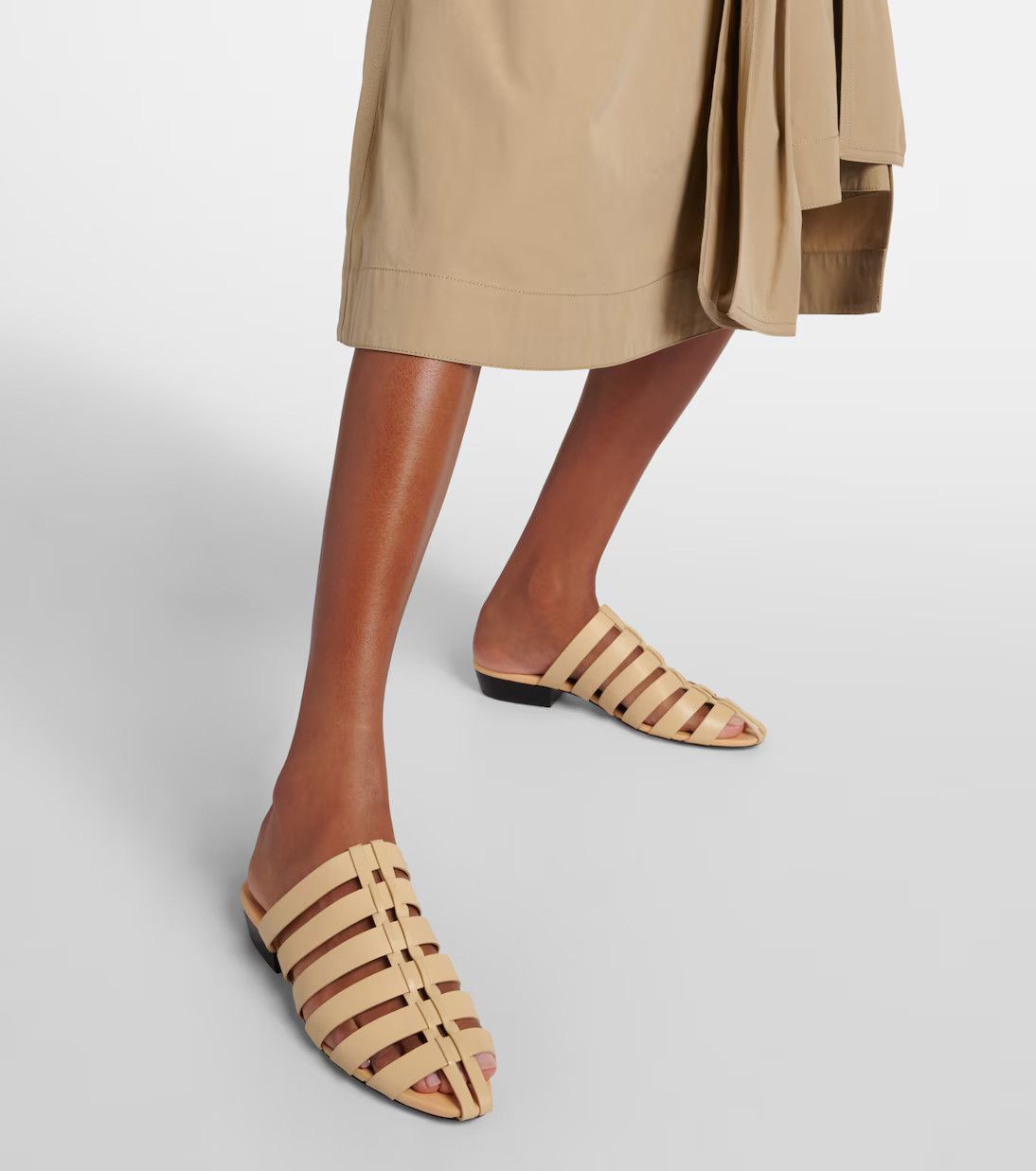 Loro Piana o1srvl11e0225 Kaede Leather Mules in Cream Size US 10 / IT 40 - 4 Thumbnail