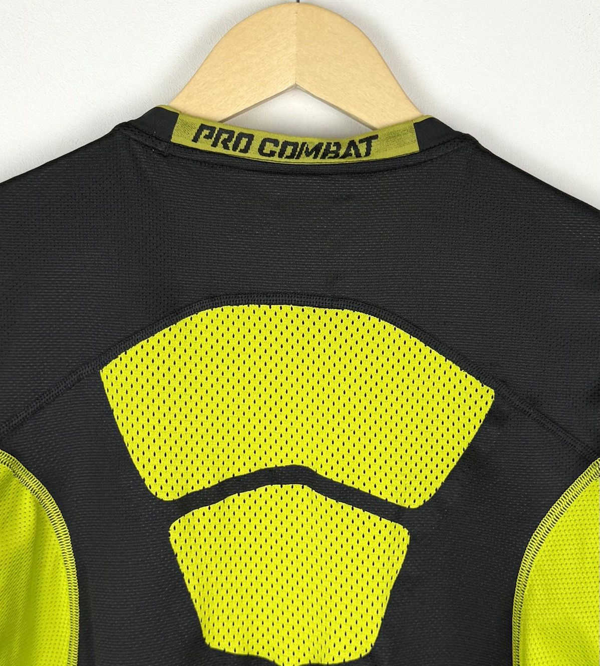Nike Nike Pro Combat Hypercool Compression Short Sleeve Top Shirt Size US L / EU 52-54 / 3 - 12 Thumbnail