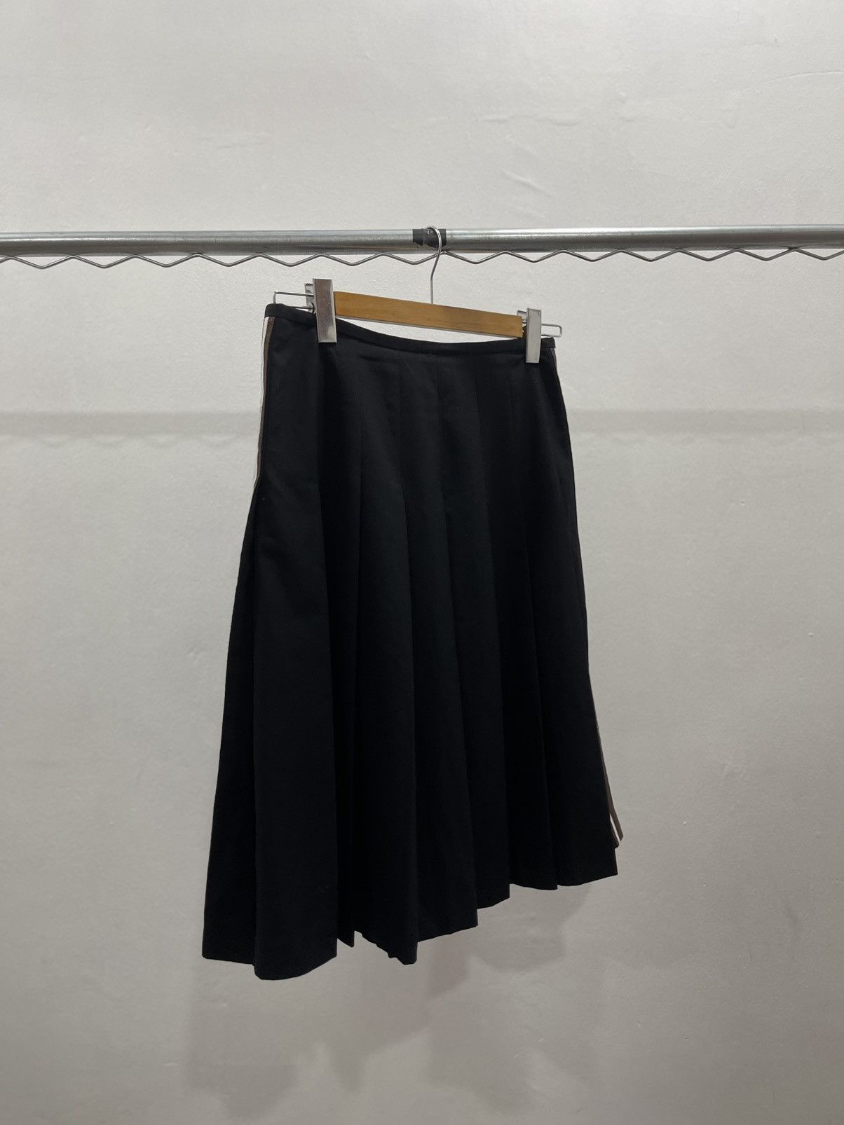 Comme des Garcons Robe de Chambre Comme des Garcons Black Wool Pleated Skrit Size 28" / US 6 / IT 42 - 3 Thumbnail