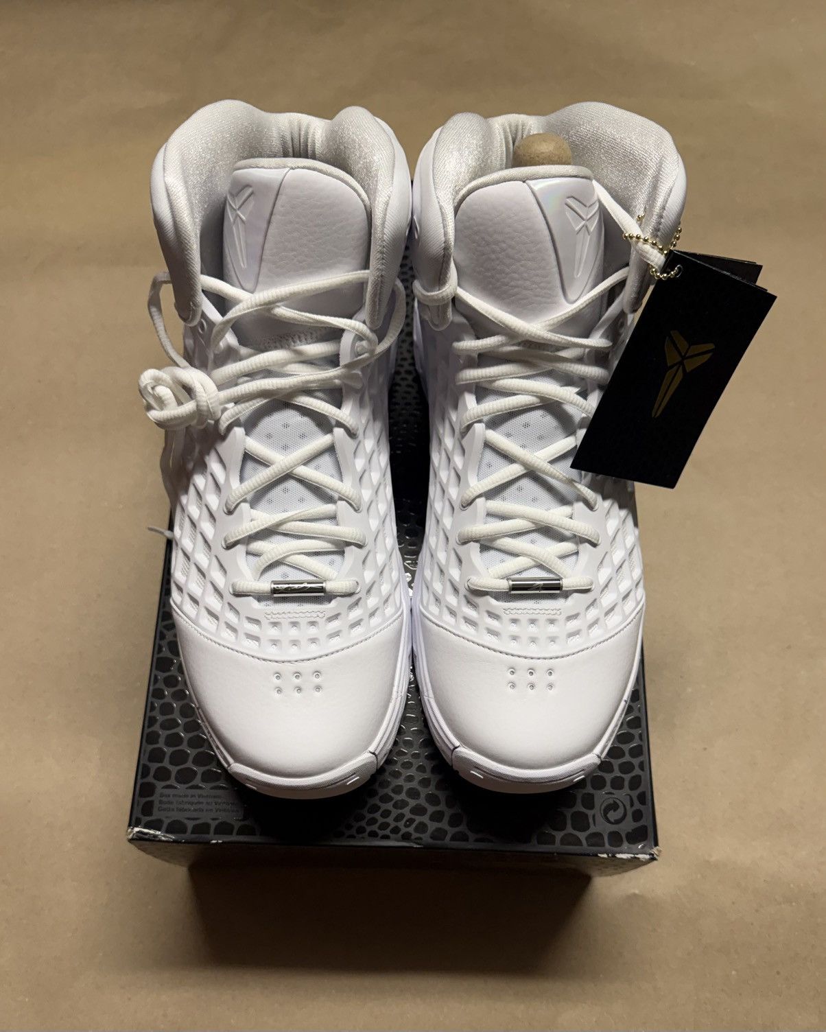 Nike Nike Zoom Air Kobe III 3 Protro Halo Men’s size 7.5 NEW! Size US 7.5 / EU 40-41 - 3 Thumbnail
