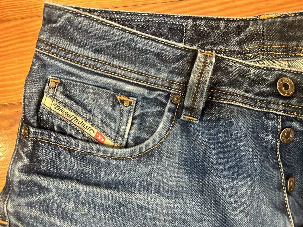 Diesel Diesel Larkee Jeans-Wash 0073N-W31 L30-Regular Straight Fit Size US 31 - 4 Thumbnail