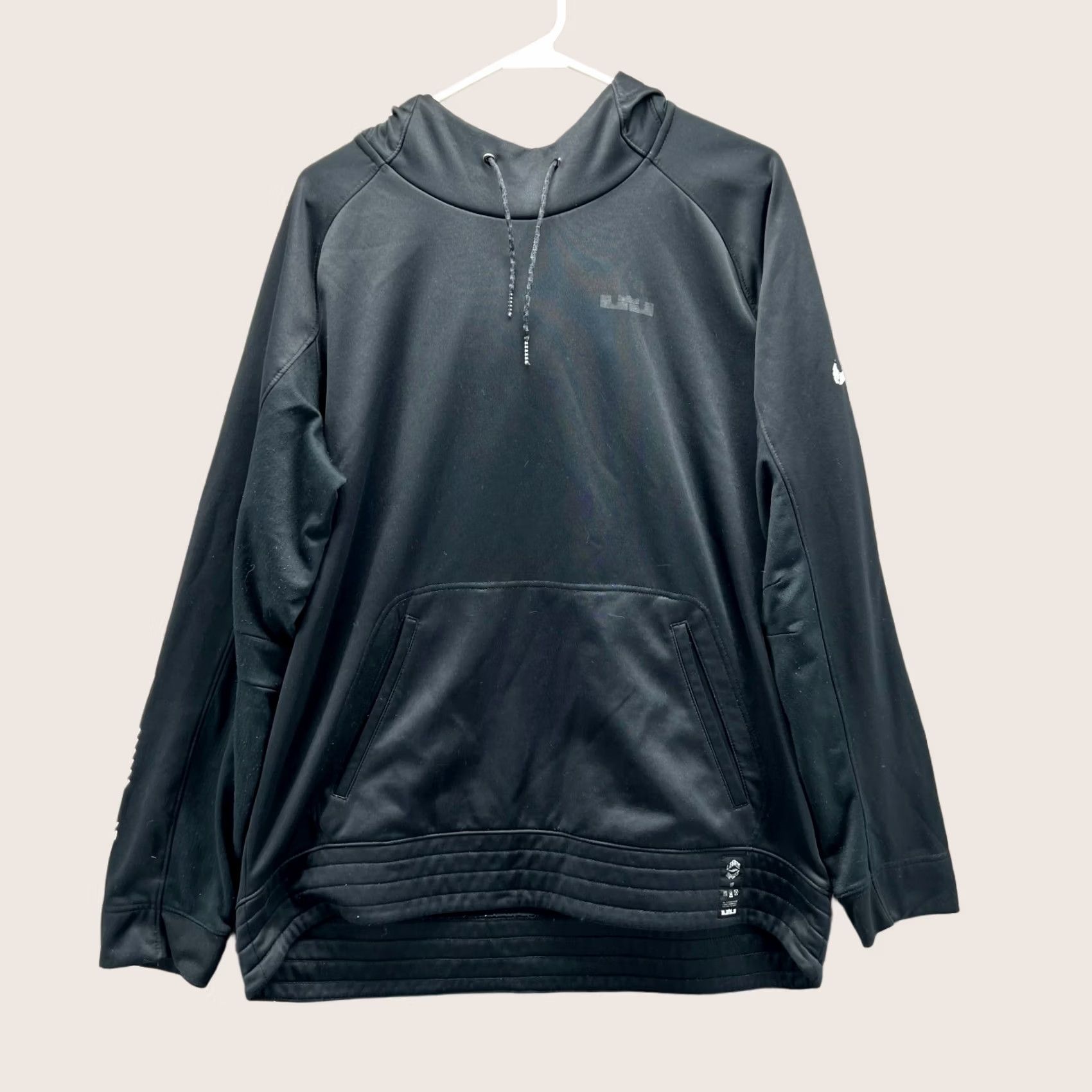 Nike VINTAGE Nike Hoodie Mens Large Black Pullover Athletic Wear Lebron James Therma Fit Size US L / EU 52-54 / 3 - 1 Thumbnail