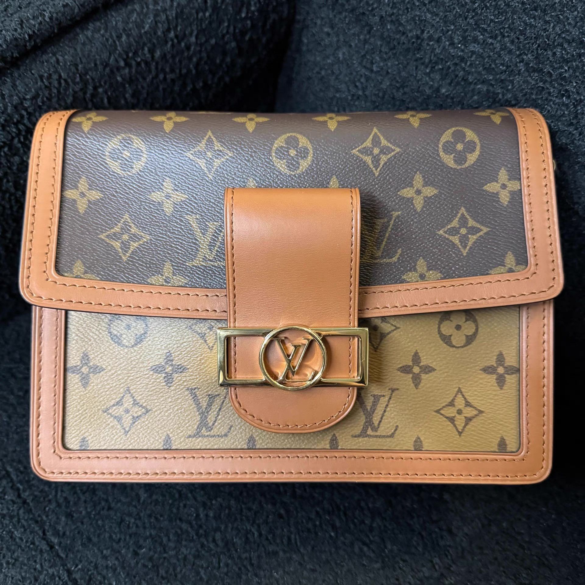 Louis Vuitton Multi-Pattern Buckle-Accent Crossbody Bag Size ONE SIZE - 1 Thumbnail