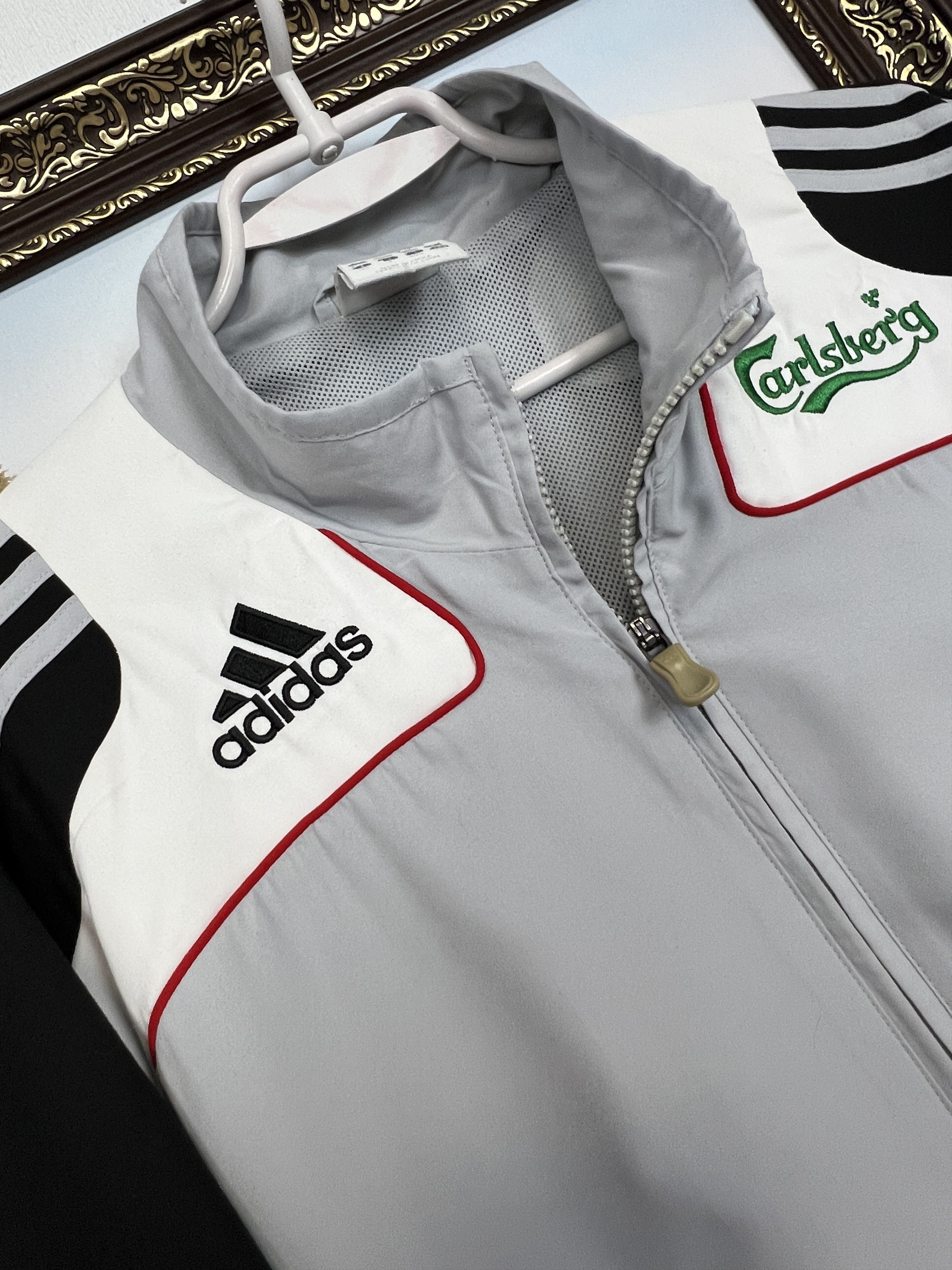 Adidas Vintage Adidas Liverpool Football Jacket Soccer Top YNWA Size US L / EU 52-54 / 3 - 4 Thumbnail