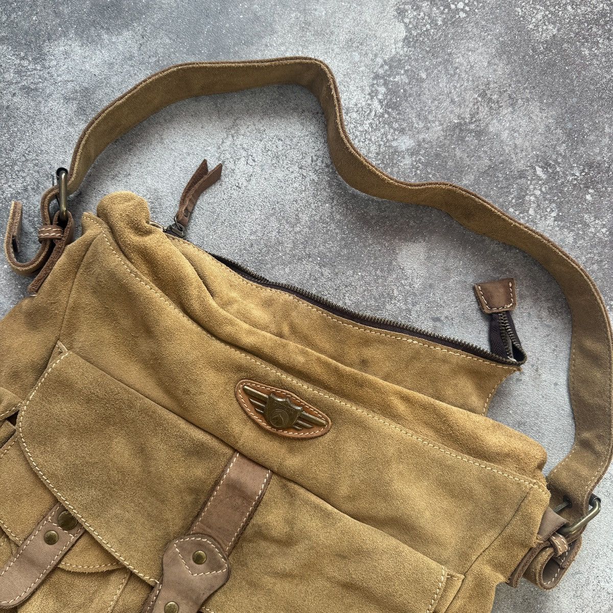 If Six Was Nine Japanese Style Vintage Faded Leather Crossbody Bag Size ONE SIZE - 4 Thumbnail