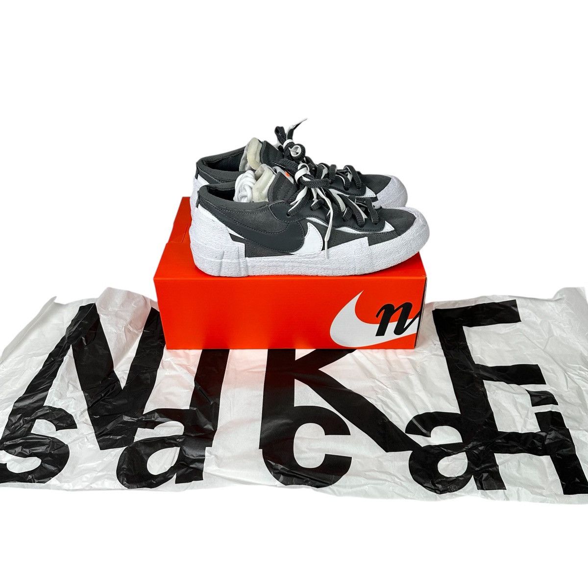 Nike × Sacai Nike Blazer Low Sacai Iron Grey White Size 9.5 Size US 9.5 / EU 42-43 - 1 Thumbnail
