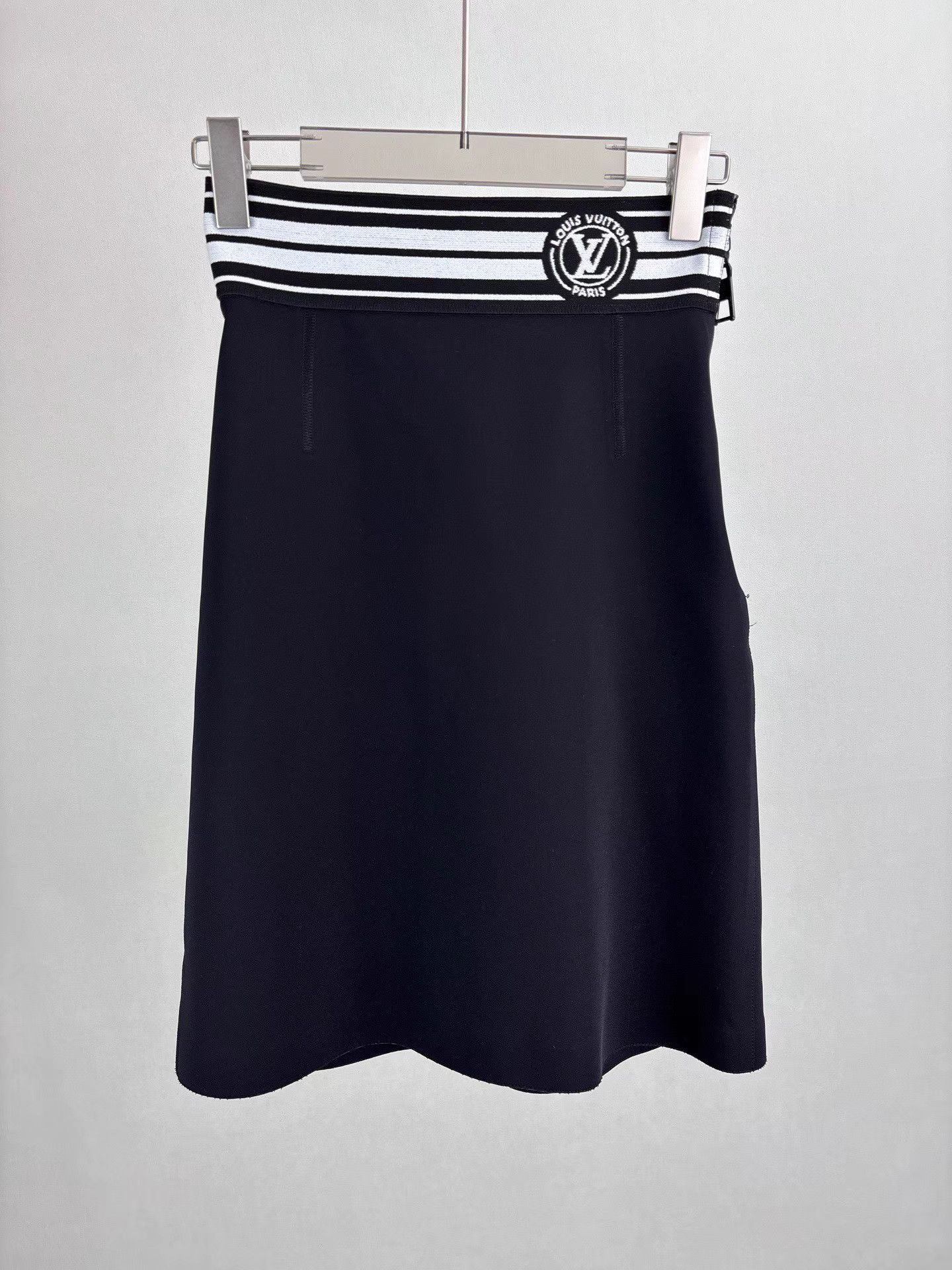Louis Vuitton LV Black Half Skirt K1 Size 26" / US 2 / IT 38 - 1 Thumbnail
