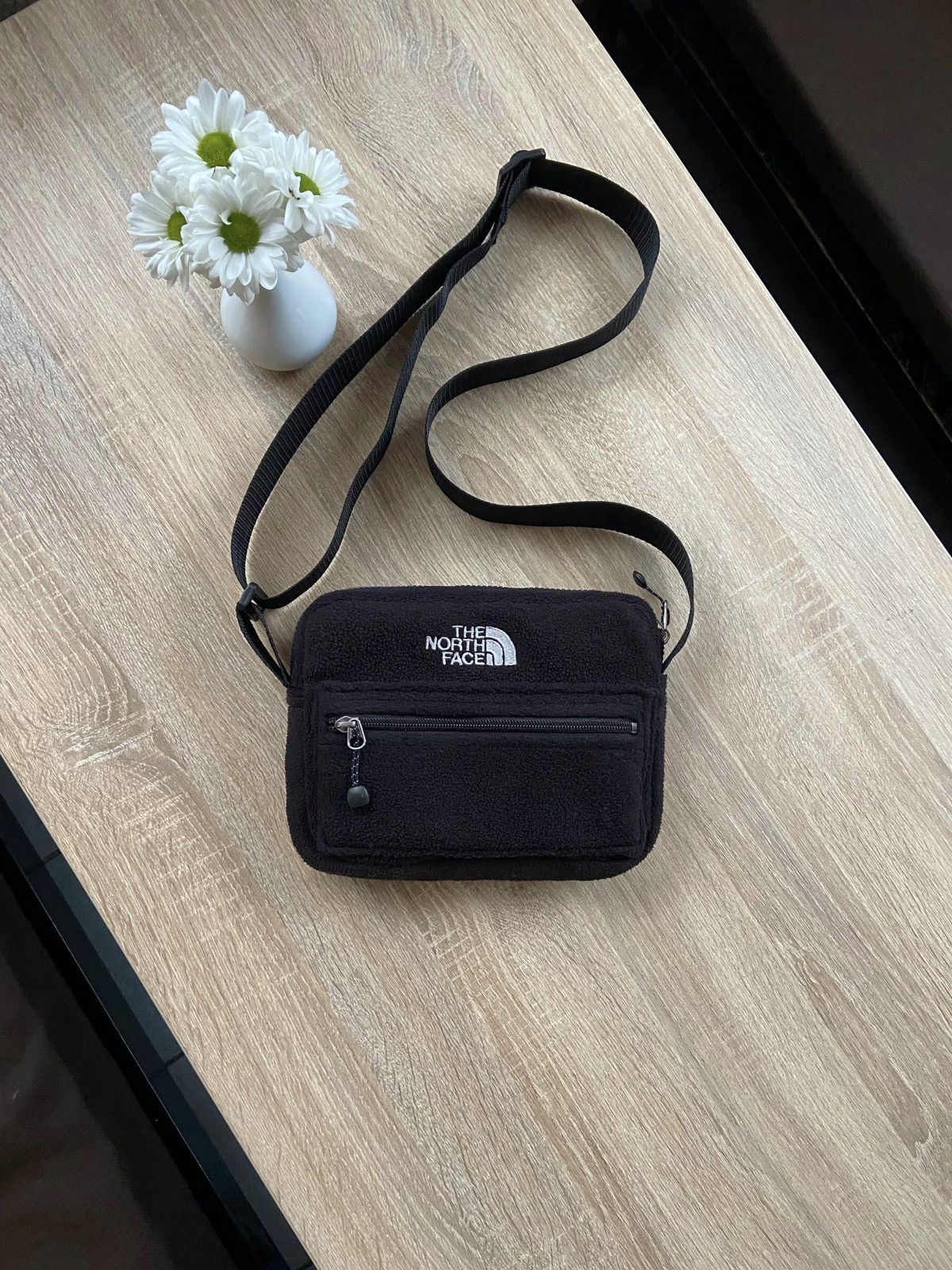 The North Face × Vintage custom bag made from an original vintage north face fleece Size 32 - 1 Thumbnail