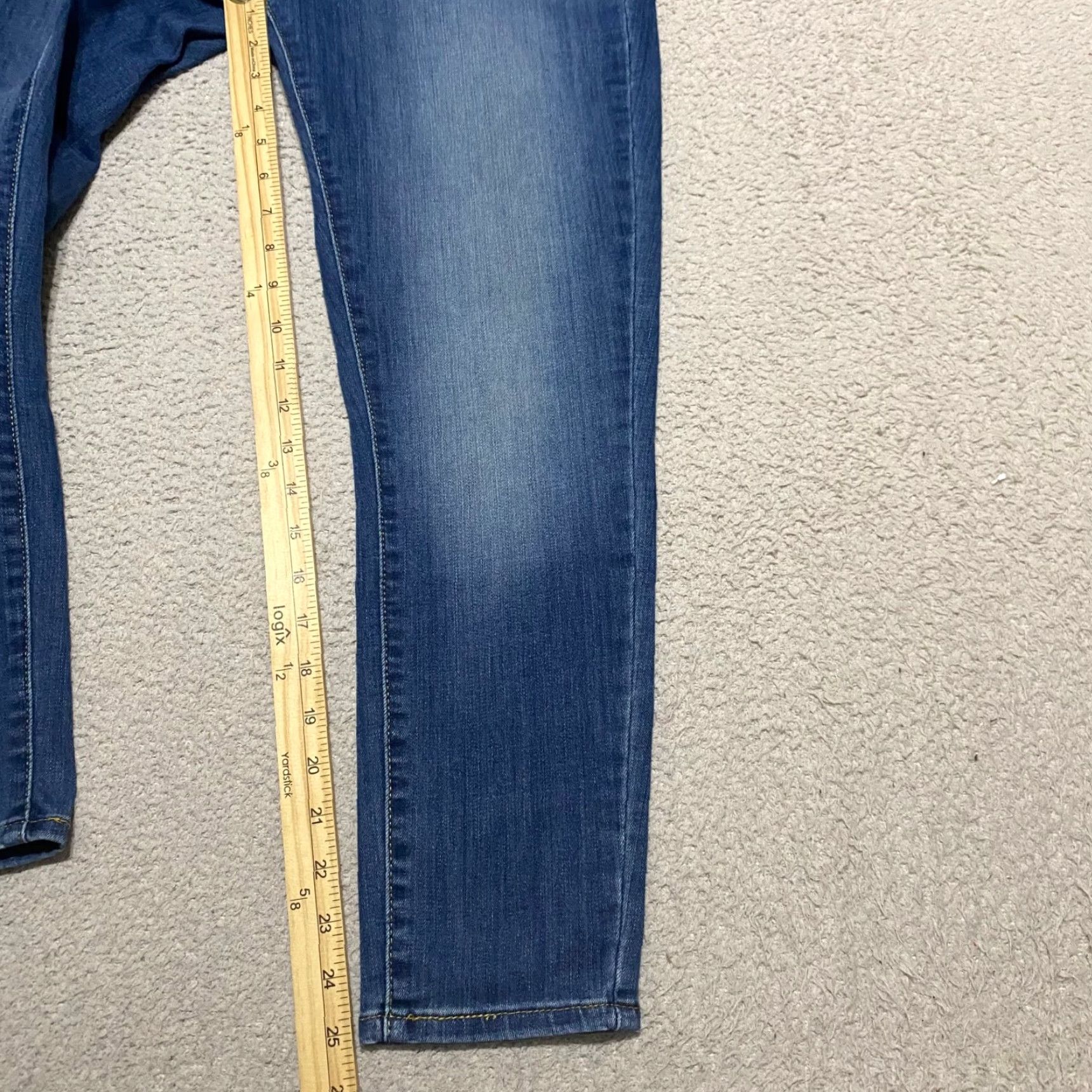Levi's Levi's Signature Jeans Womens 10 Blue Mid Rise Skinny Crop Pant Regular 5-Pocket Denim Athletic? Size 30" / US 8 / IT 44 - 6 Thumbnail