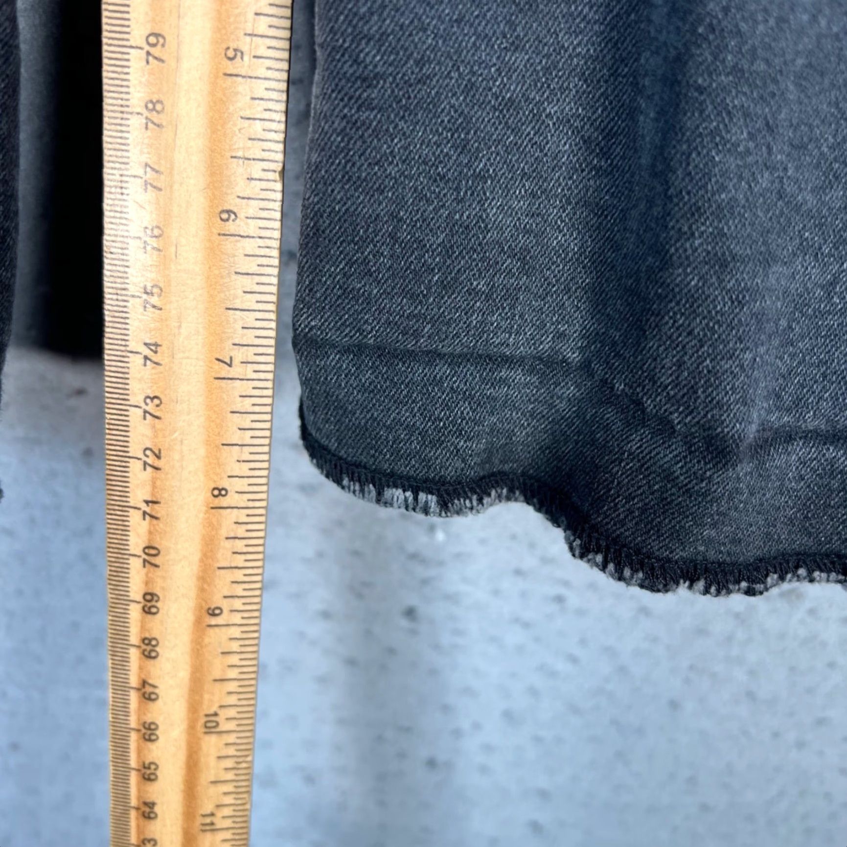 Won Hundred Won Hundred Womens Bermuda Shorts 28 Distressed Gray Denim Flat Front Low Rise 5-Pocket Cotton Blend Size 28" / US 6 / IT 42 - 6 Thumbnail