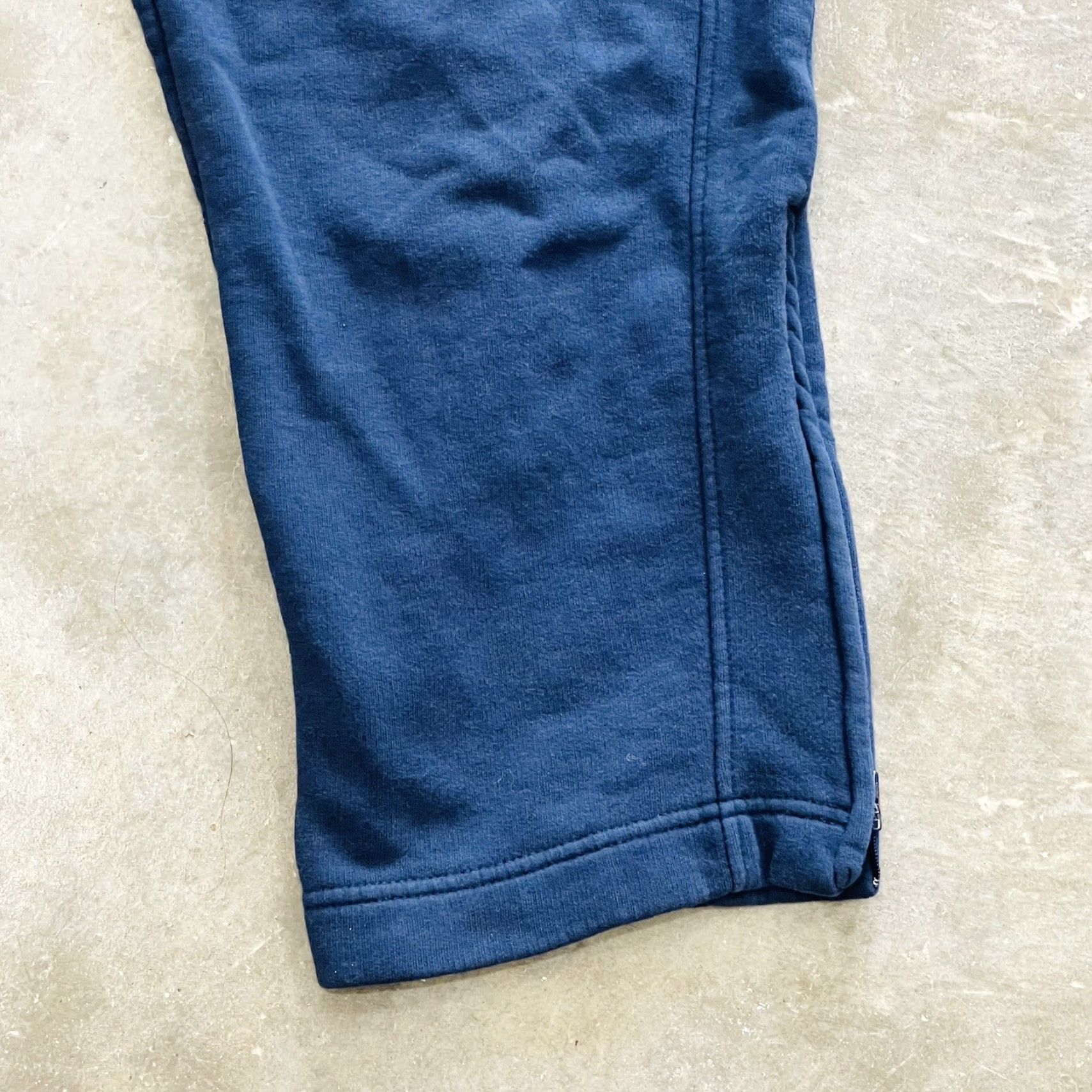 Vintage VINTAGE Nike Navy Blue Warmup Pants Track Bottoms Men XL 1990s Zippered Ankles Drawstring Gray Tag Size US 36 / EU 52 - 3 Thumbnail