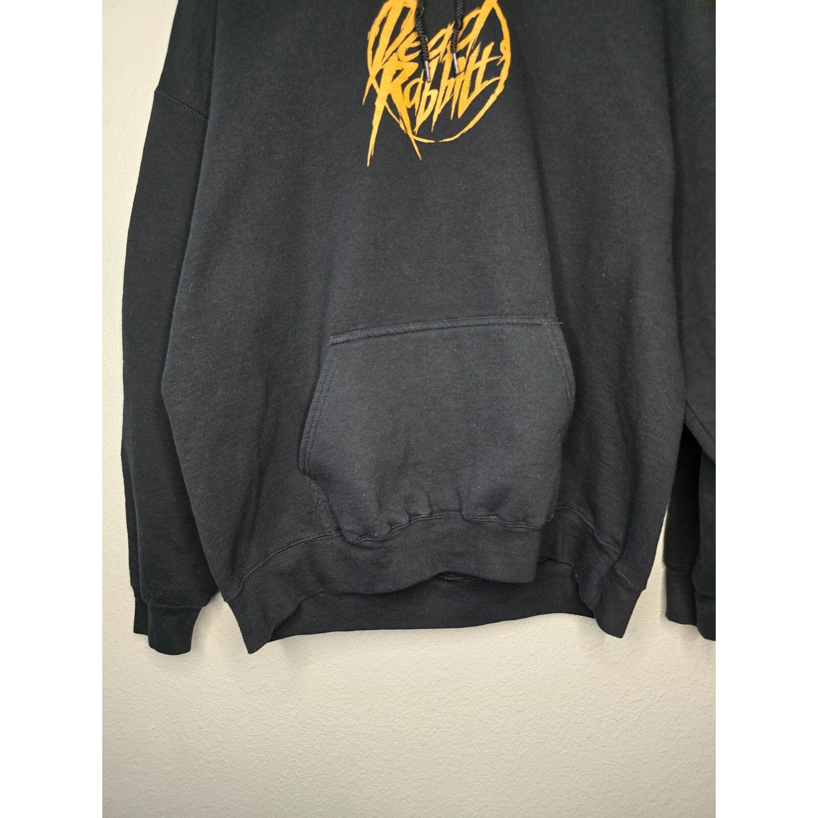Gildan Dead Rabbits Hoodie Mens Extra Large Black Graphic Pullover Size US XL / EU 56 / 4 - 3 Thumbnail