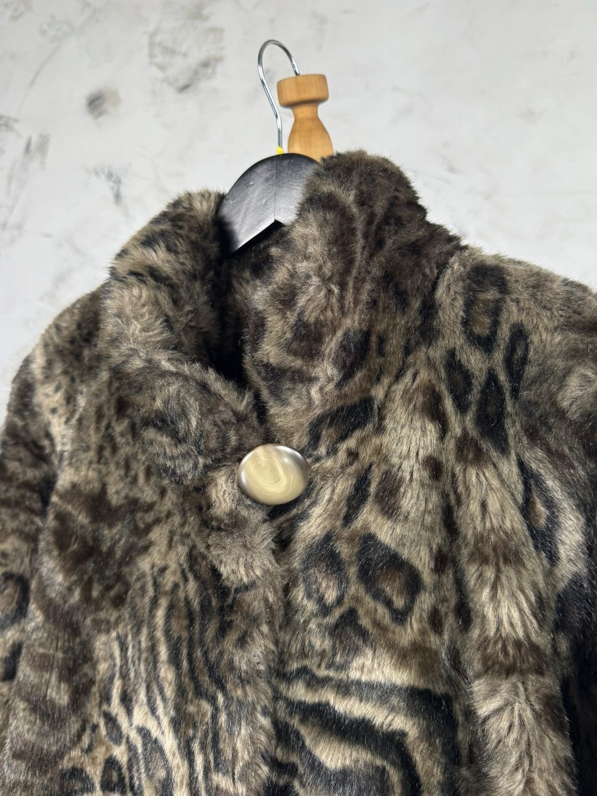 Bally Vintage Bally Boutique Leopard Faux Fur Coat Size M - L Size M / US 6-8 / IT 42-44 - 5 Thumbnail