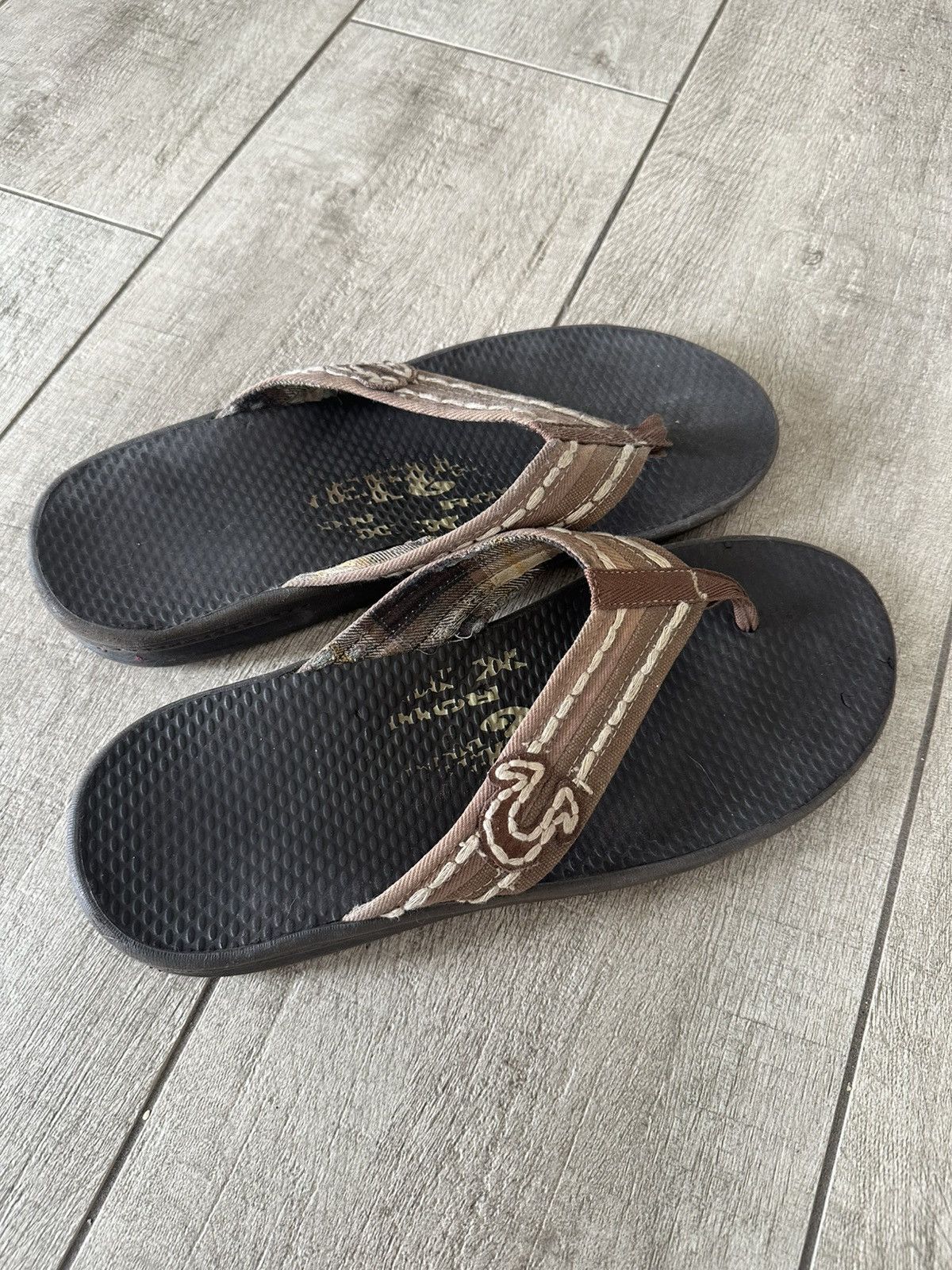 True Religion True Religion Big T Stitch Flip Flops Size US 10 / EU 43 - 2 Thumbnail