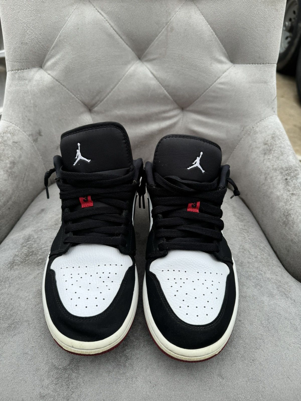 Jordan Brand Jordan 1 Black Toe (2019) Size US 10.5 / EU 43-44 - 1 Thumbnail