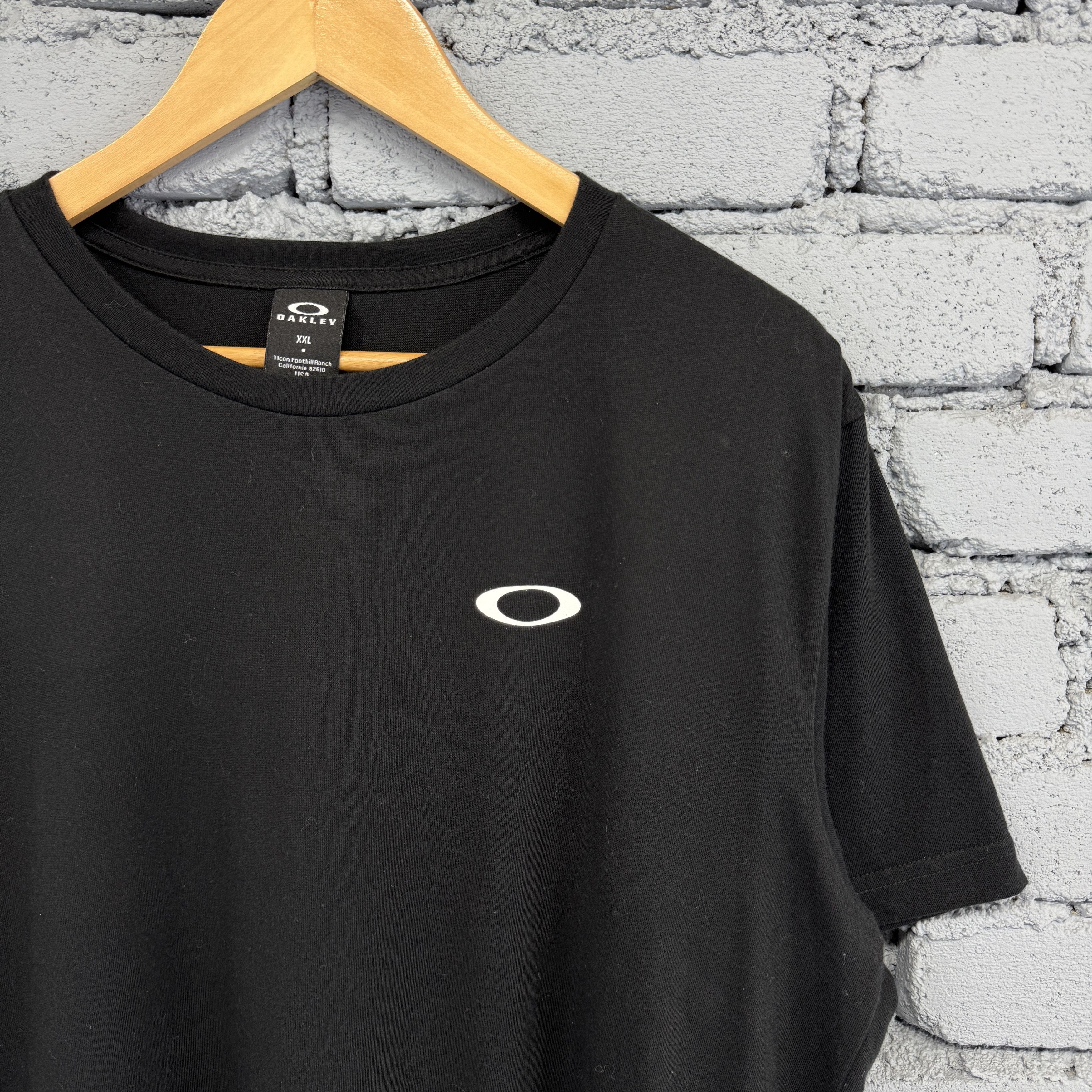 Oakley Oakley O Bark or Buckle USA Tshirt Stylized American Flag Size US XXL / EU 58 / 5 - 11 Thumbnail