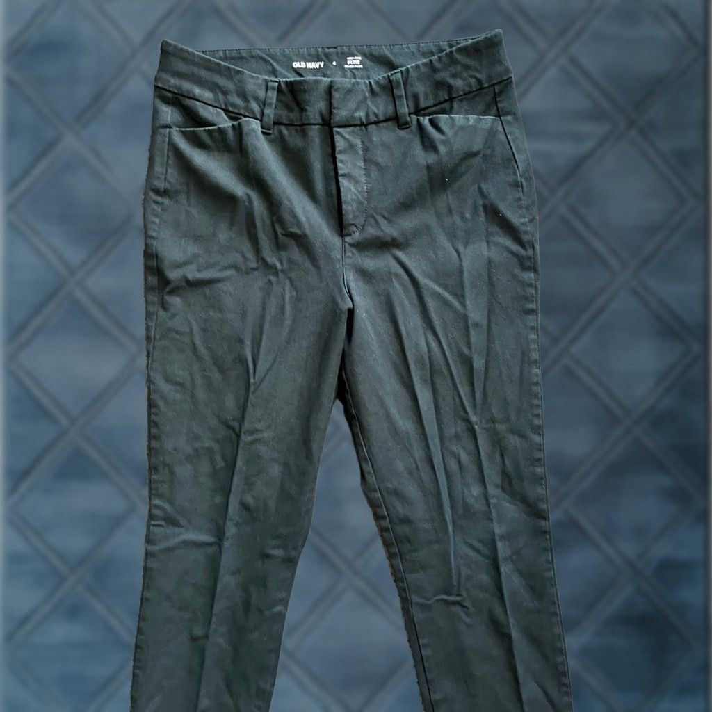Old Navy Old Navy Black Pixie High-Rise Ankle Pants Women 4 Pockets Slim Regular Size 4, White, Cotton Blend, Zip, Flat Front, Machine Washable Size 27" / US 4 / IT 40 - 1 Thumbnail
