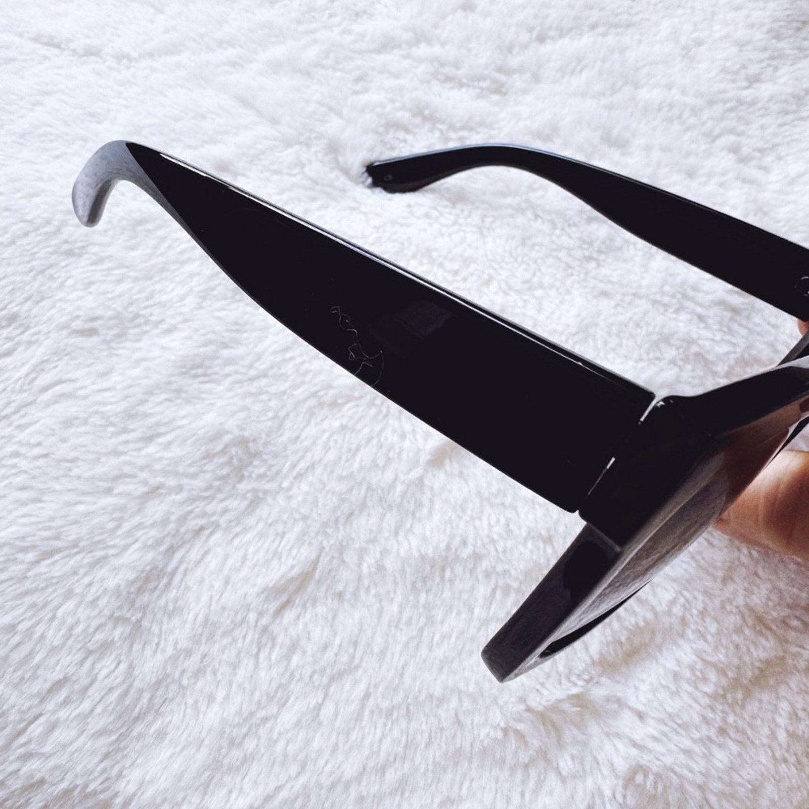 Other Liora Black Oversized Bold Sunglasses Size ONE SIZE - 4 Thumbnail
