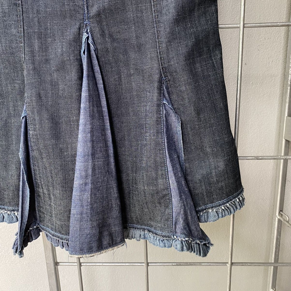 Marithe + Francois Girbaud Marithe + Francois Girbaud F/W 2005 denim skirt runway piece Size 27" / US 4 / IT 40 - 12 Thumbnail