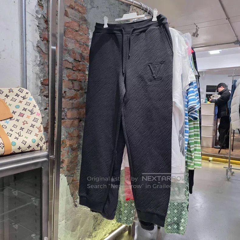 Louis Vuitton Louis Vuitton size s Water Ripple Large LOGO Sports Trouser Size US 28 / EU 44 - 1 Thumbnail