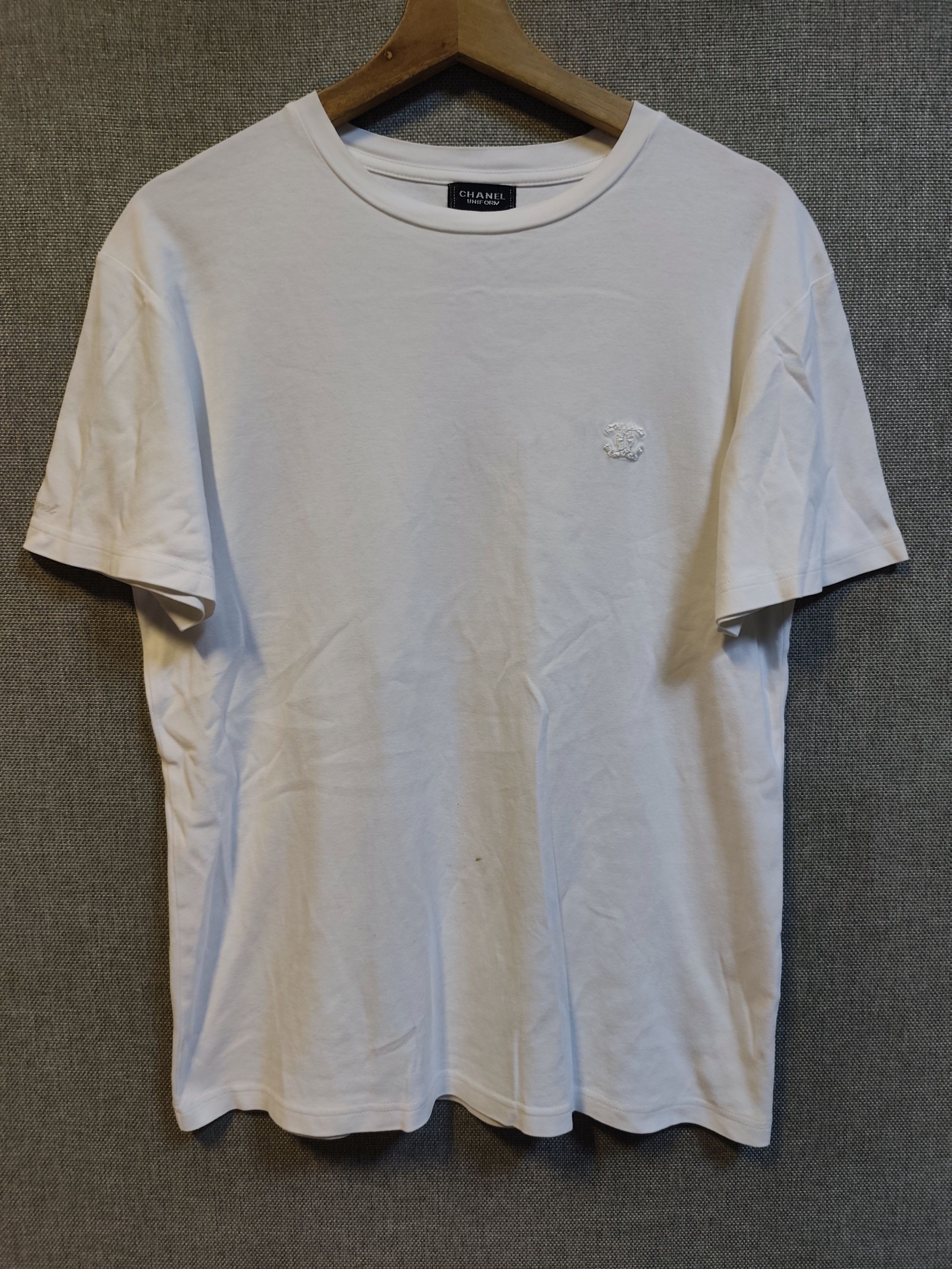 CHANEL UNIFORM ホワイト Tシャツ S Chanel CHANEL UNIFORM WHITE SHIRT | Grailed