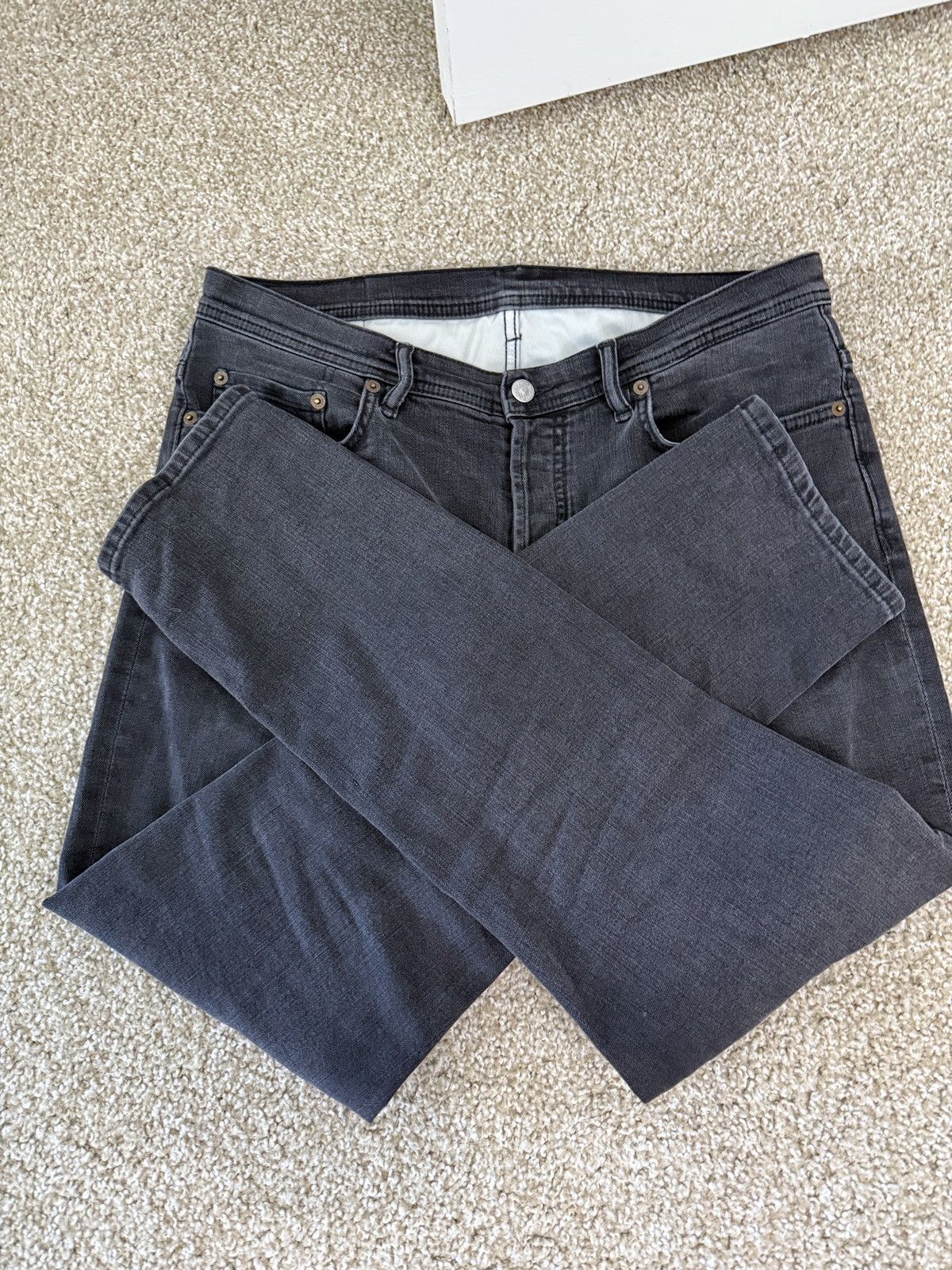 Acne Studios Acne Studios Black Faded Slim Tapered Jeans Size US 33 - 2 Thumbnail