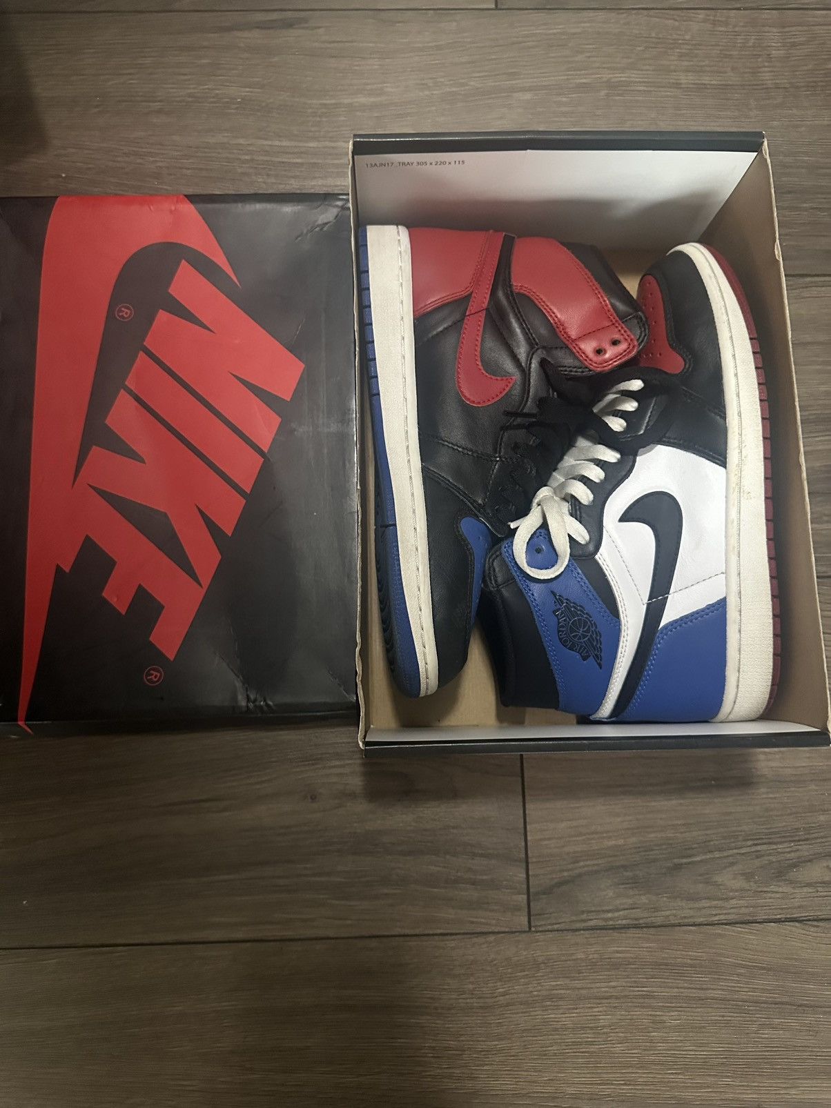 Jordan Brand Air Jordan 1 Top 3 Size US 8 / EU 41 - 7 Thumbnail