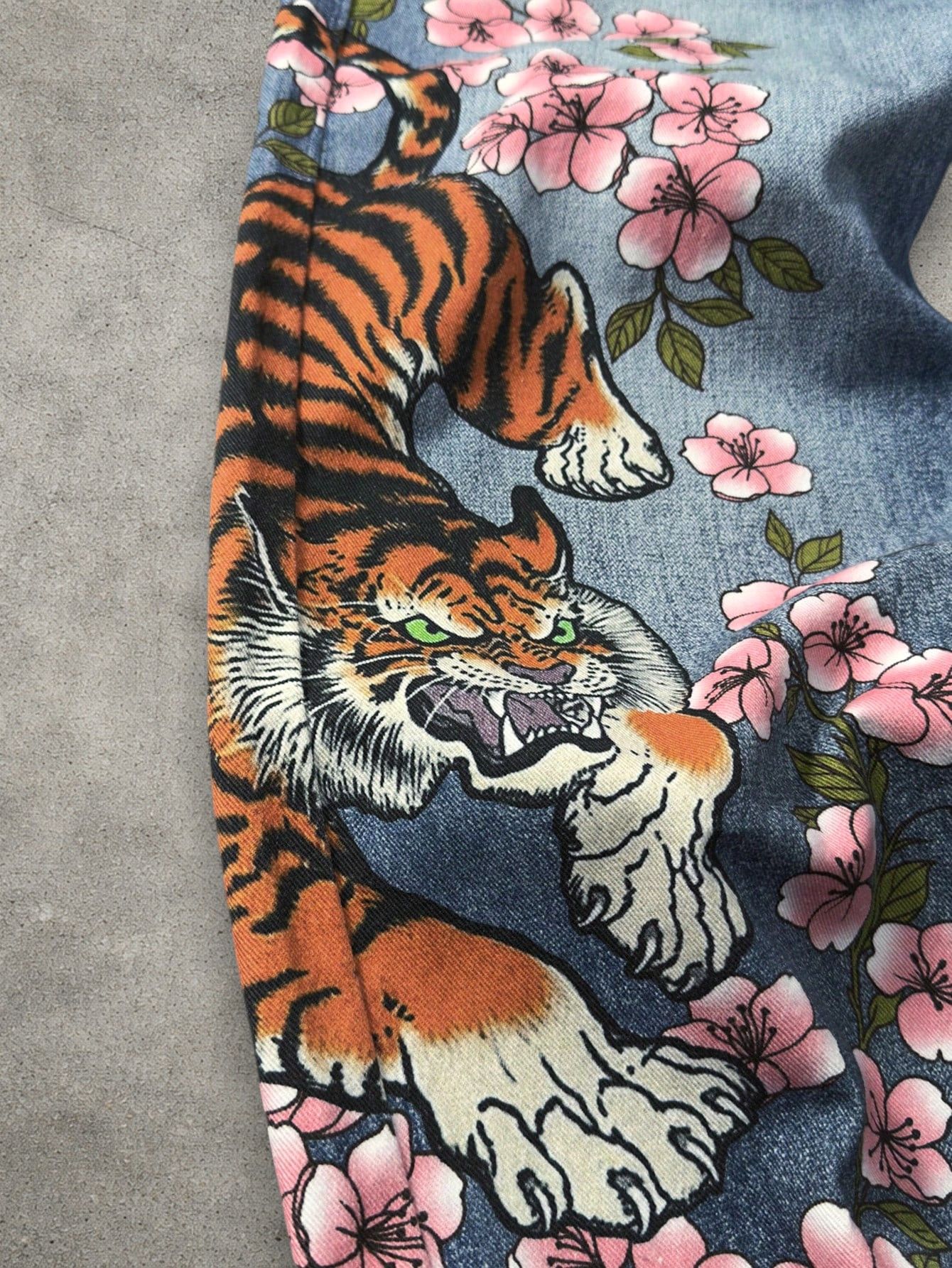 Vintage Anime graphic floral jeans Size US 32 / EU 48 - 3 Thumbnail