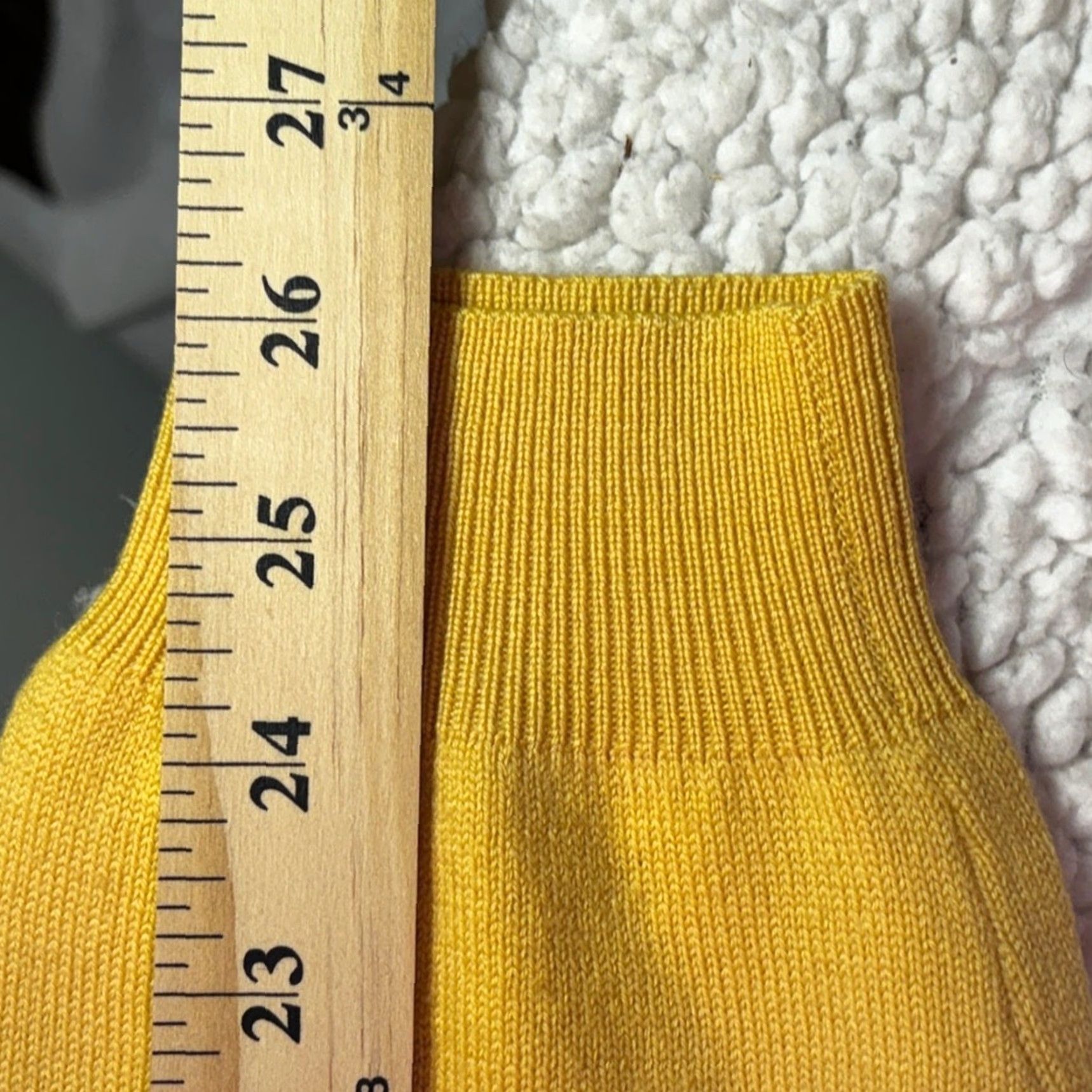 Brooks Brothers VTG Brooks Brothers Merino Wool V-Neck Sweater Yellow M Men Size US M / EU 48-50 / 2 - 6 Thumbnail