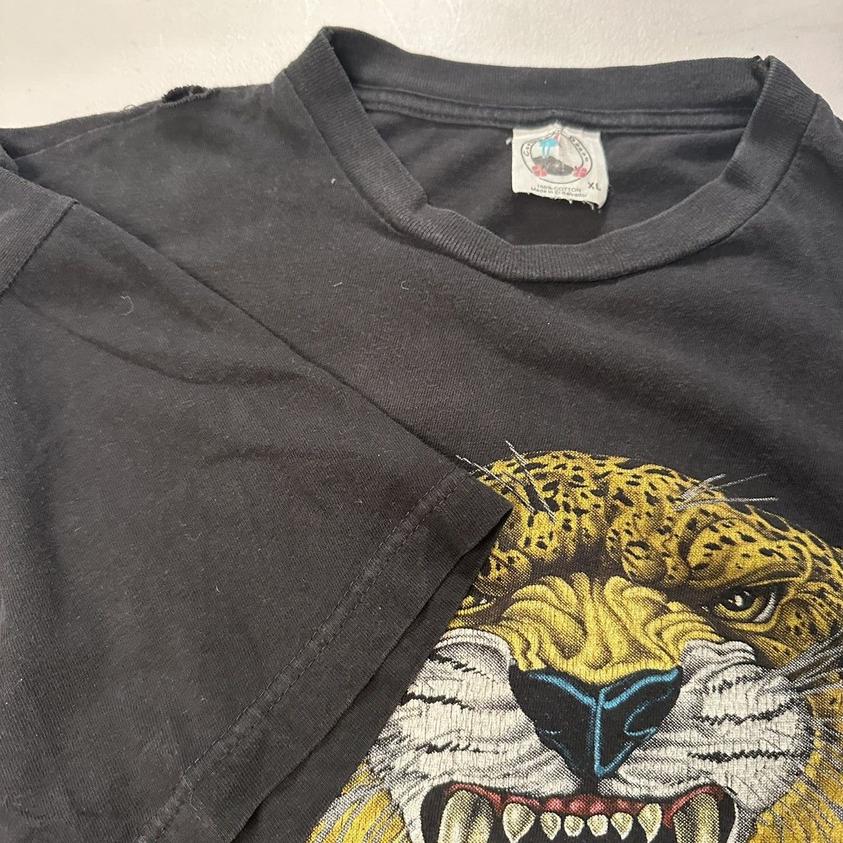 Vintage Vintage 90s American Thunder Panther Lightning t-shirt Size US XL / EU 56 / 4 - 5 Thumbnail