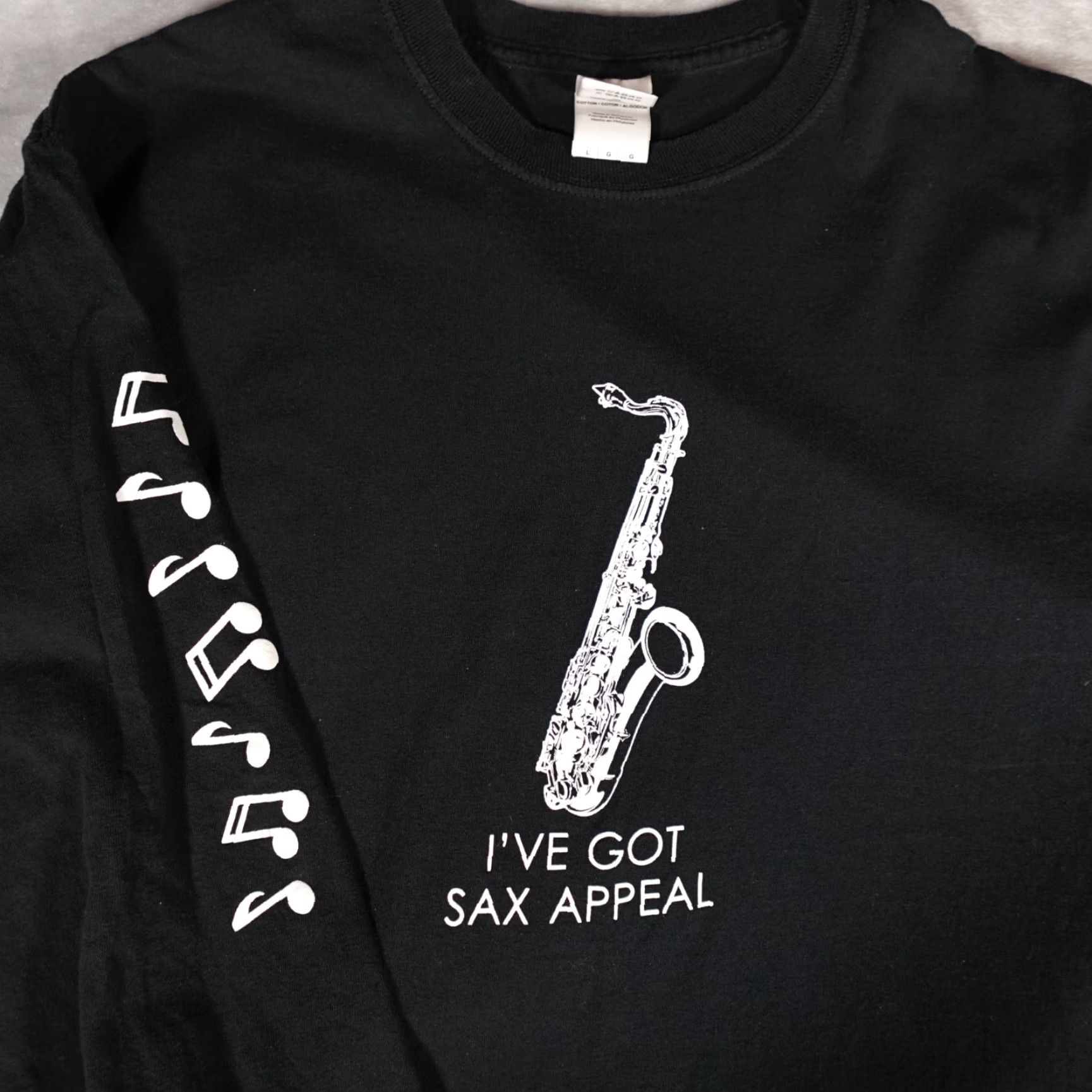 Gildan VINTAGE Gildan Funny Saxophone Graphic Print T-Shirt Men’s L Slim Faded Black Y2K Size US L / EU 52-54 / 3 - 2 Thumbnail