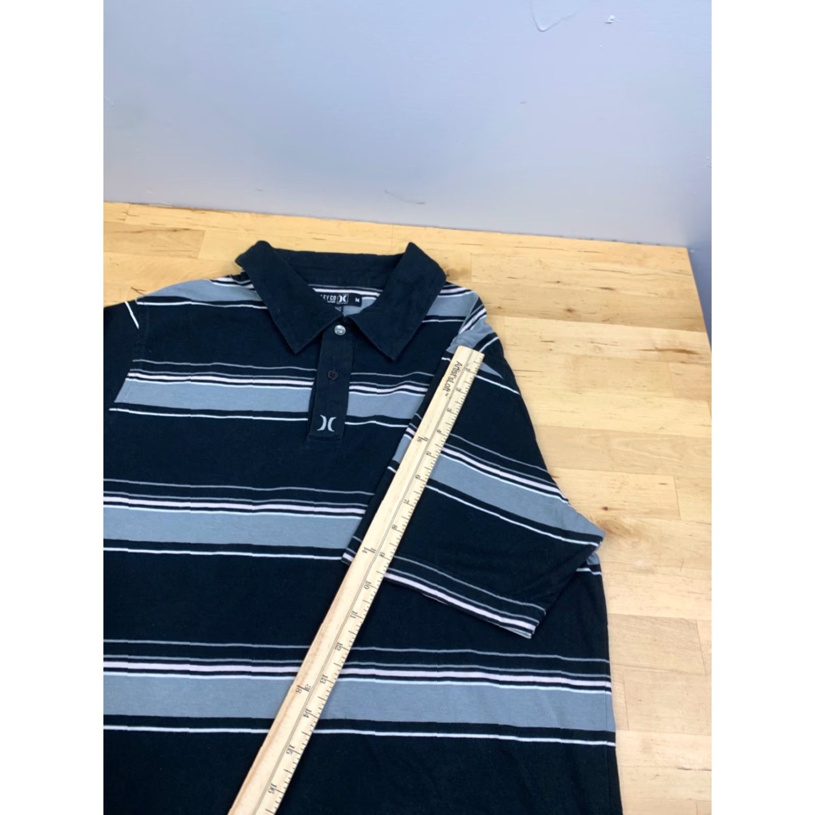 Hurley Hurley Polo Shirt Mens M Black Striped Y2K Casual Short Sleeve Beach Surf 12316 Size US M / EU 48-50 / 2 - 7 Thumbnail