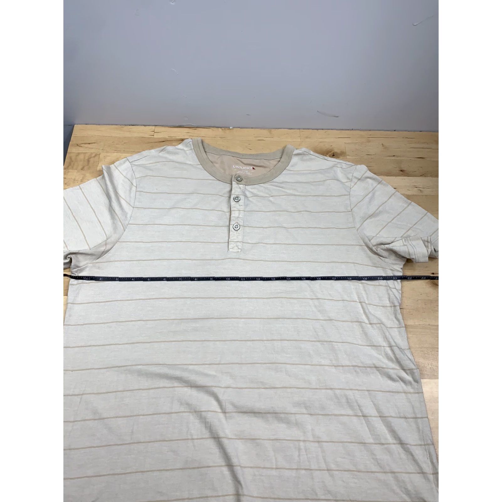 UNTUCKit UNTUCKit Henley T Shirt Striped Mens L Beige #7889 Size US L / EU 52-54 / 3 - 5 Thumbnail