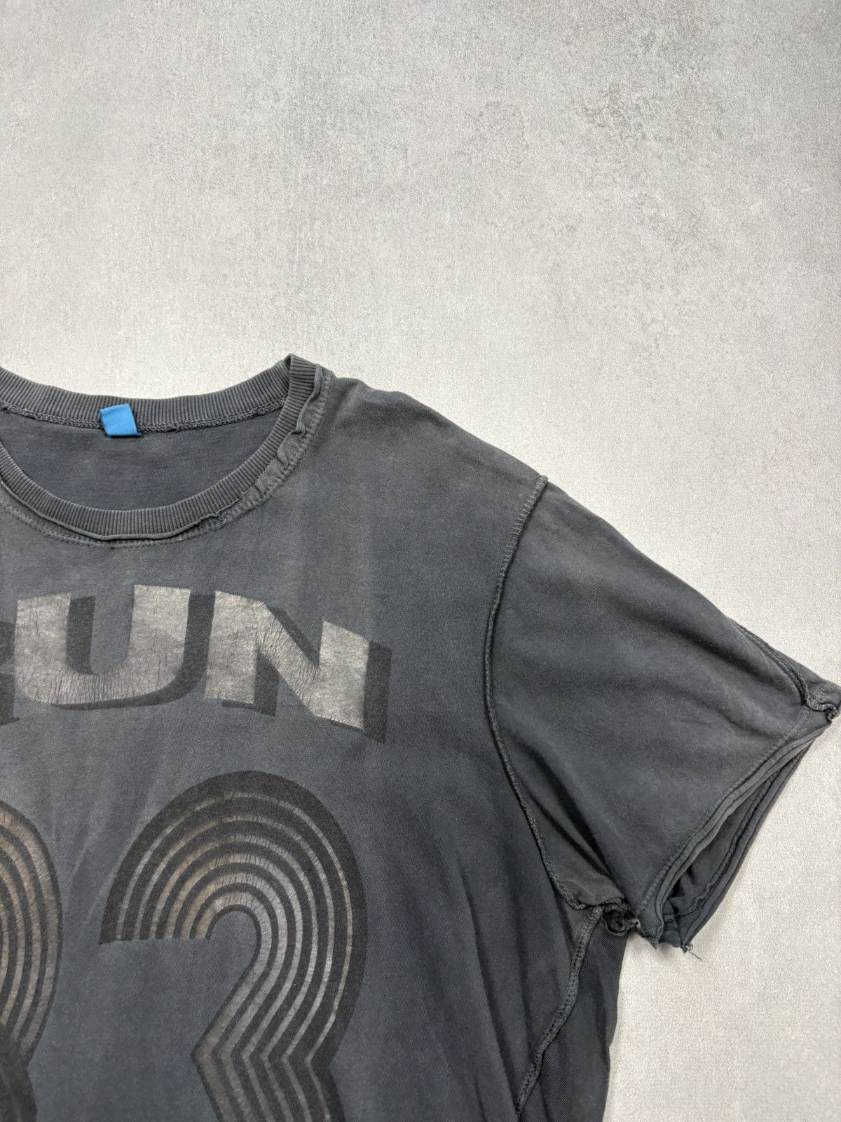 Band Tees Vintage Y2K Run DMC 83 Distressed T-Shirt Faded Amplified Size US L / EU 52-54 / 3 - 3 Thumbnail
