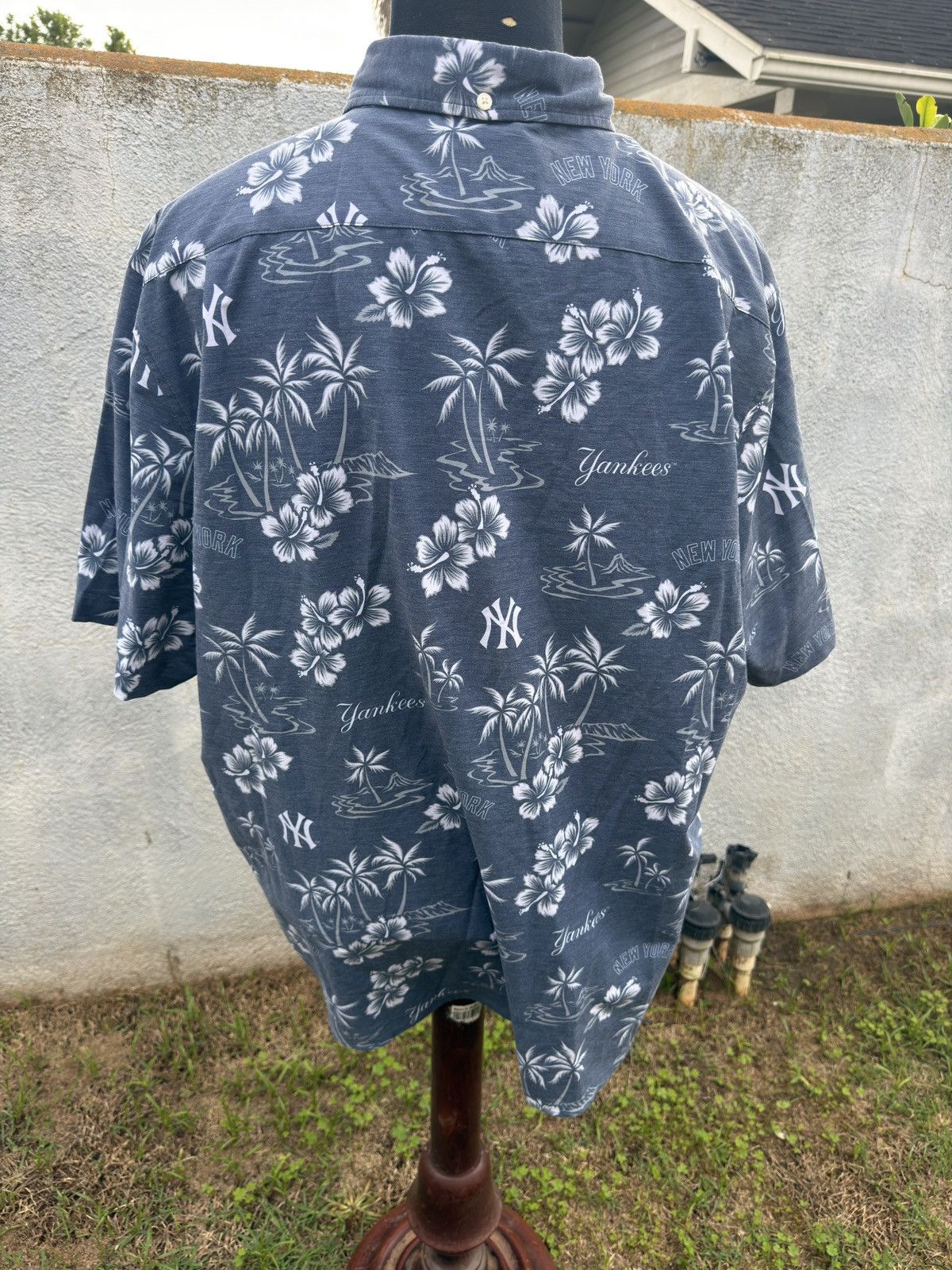 Reyn Spooner Reyn Spooner Men's XXL New York Yankees Aloha Hawaiian Shirt Size US XXL / EU 58 / 5 - 2 Thumbnail