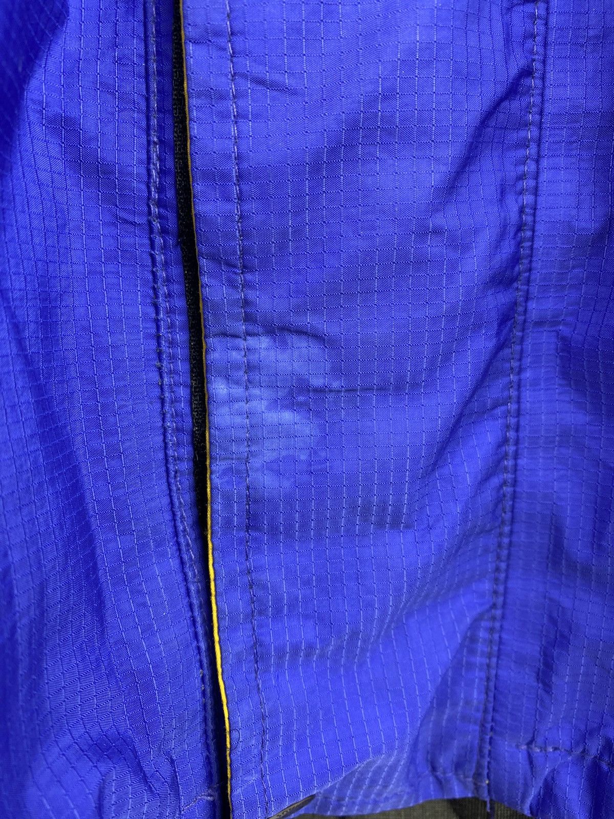 Berghaus × Vintage Berghaus vintage gore Tex thunderflash Jacket size S Size US S / EU 44-46 / 1 - 12 Thumbnail