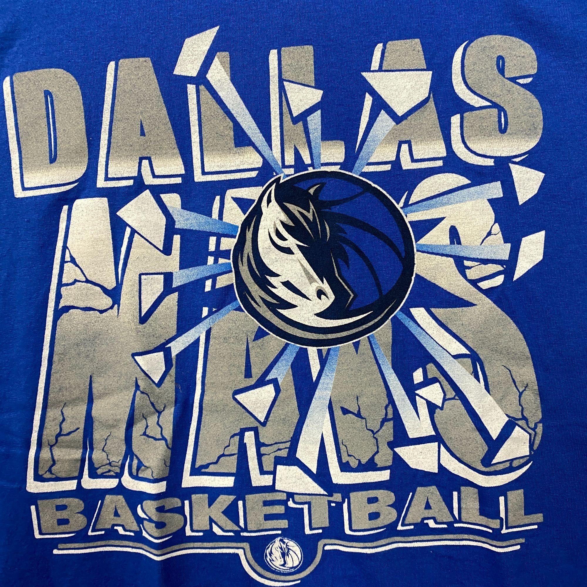 Junk Food Junk Food Dallas Mavericks Break Through Basketball T-Shirt Size US XL / EU 56 / 4 - 2 Thumbnail